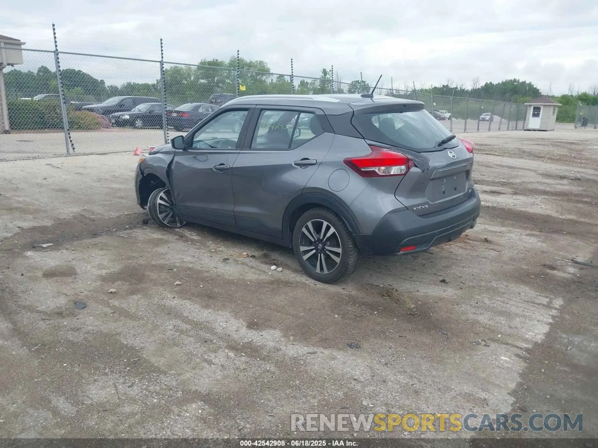 3 fotografías del automóvil dañado 3N1CP5CU3KL540889 NISSAN KICKS 2019