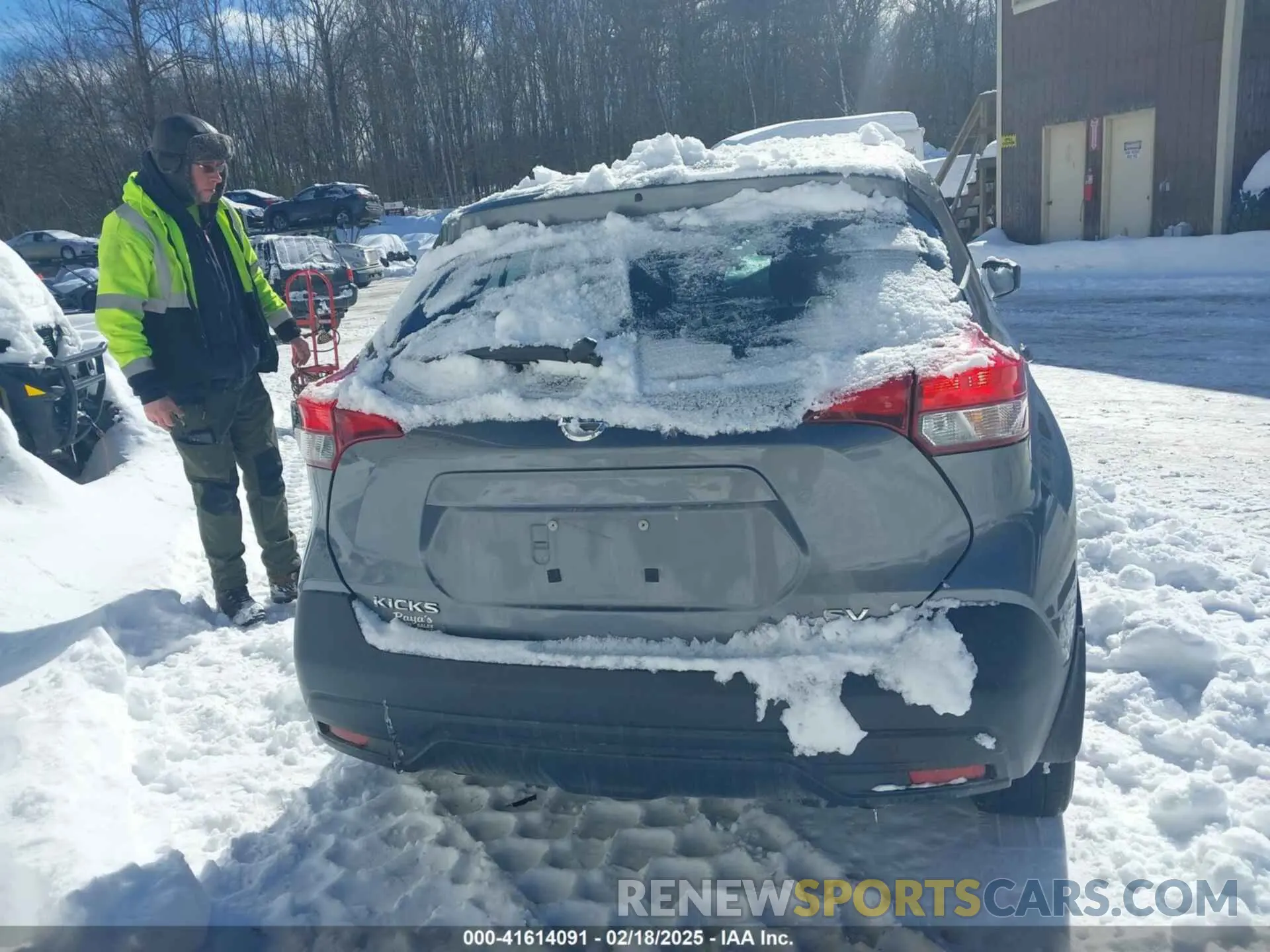 16 fotografías del automóvil dañado 3N1CP5CU3KL544005 NISSAN KICKS 2019