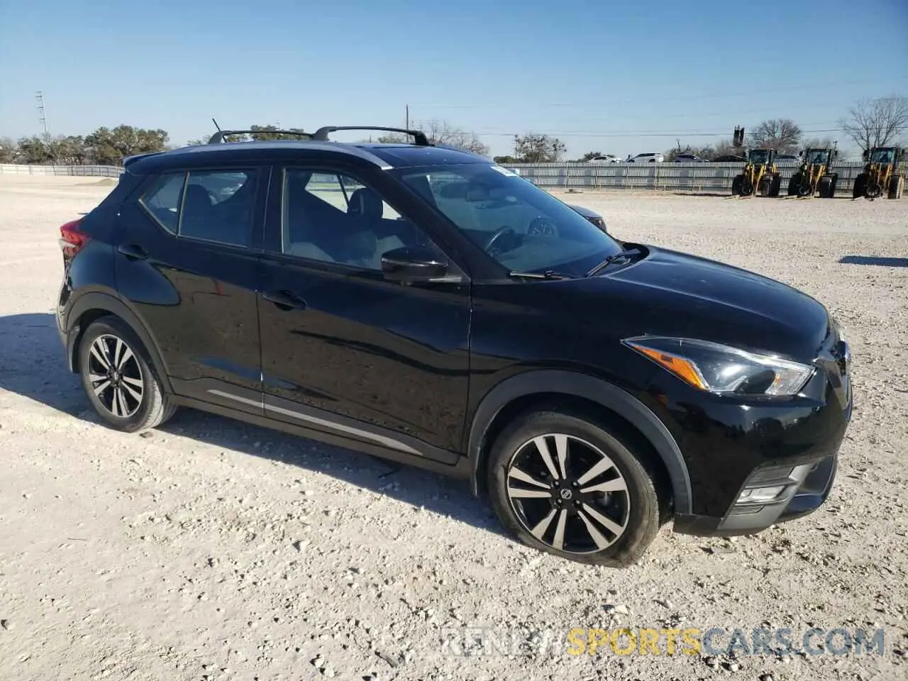 4 fotografías del automóvil dañado 3N1CP5CU3KL563119 NISSAN KICKS 2019