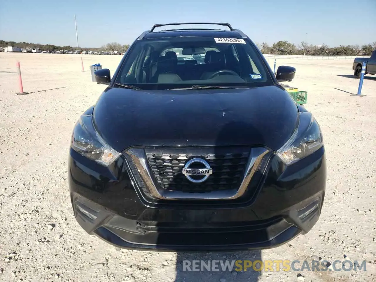 5 fotografías del automóvil dañado 3N1CP5CU3KL563119 NISSAN KICKS 2019