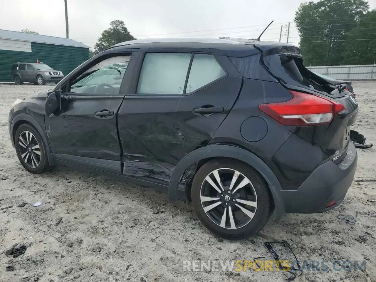 2 fotografías del automóvil dañado 3N1CP5CU3KL564531 NISSAN KICKS 2019