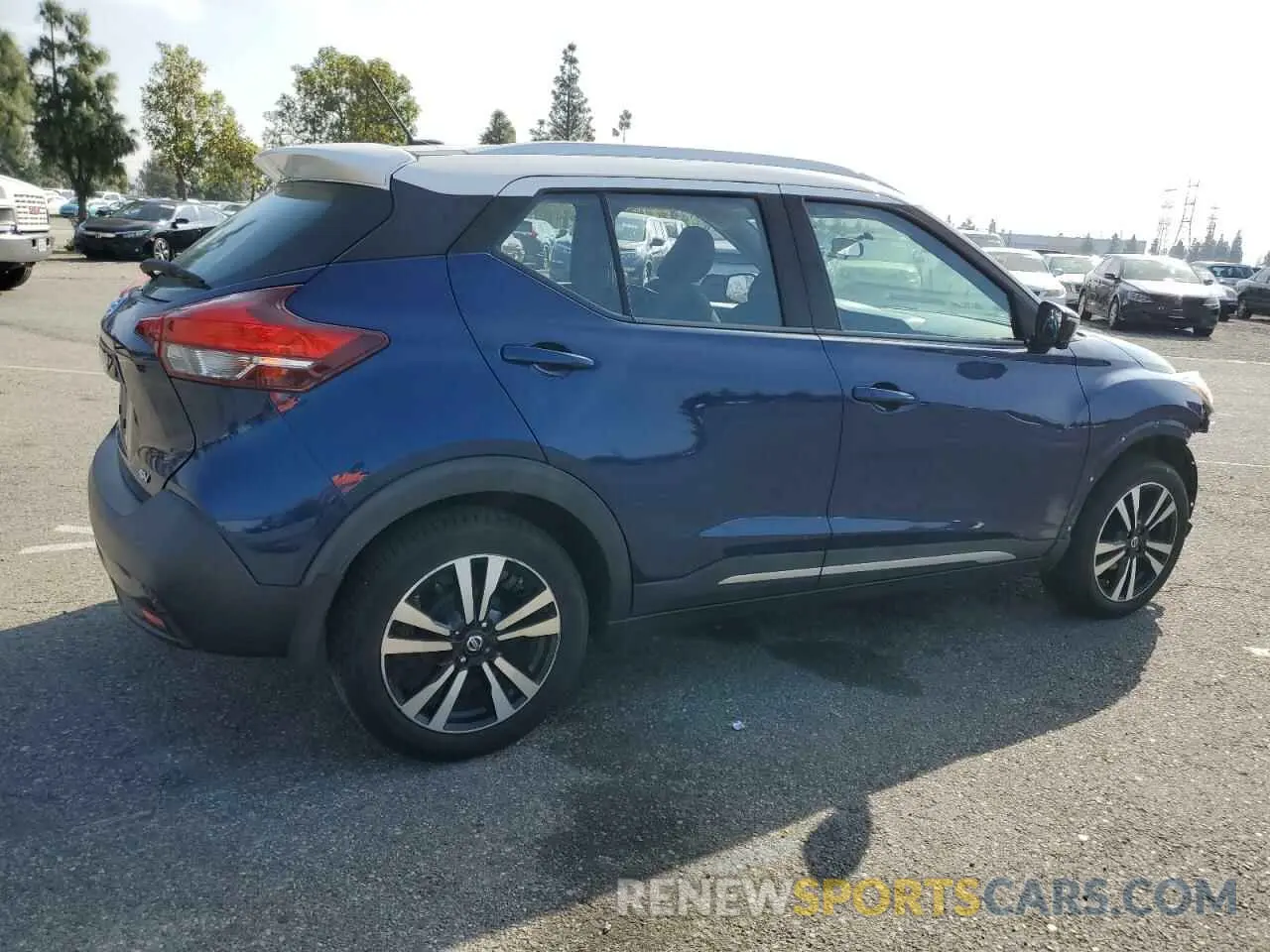 3 fotografías del automóvil dañado 3N1CP5CU4KL491962 NISSAN KICKS 2019