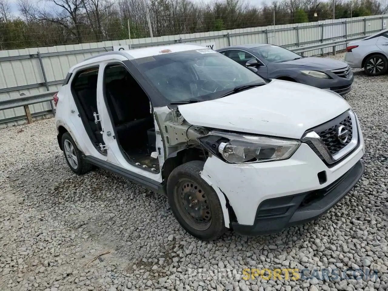 4 fotografías del automóvil dañado 3N1CP5CU4KL495705 NISSAN KICKS 2019