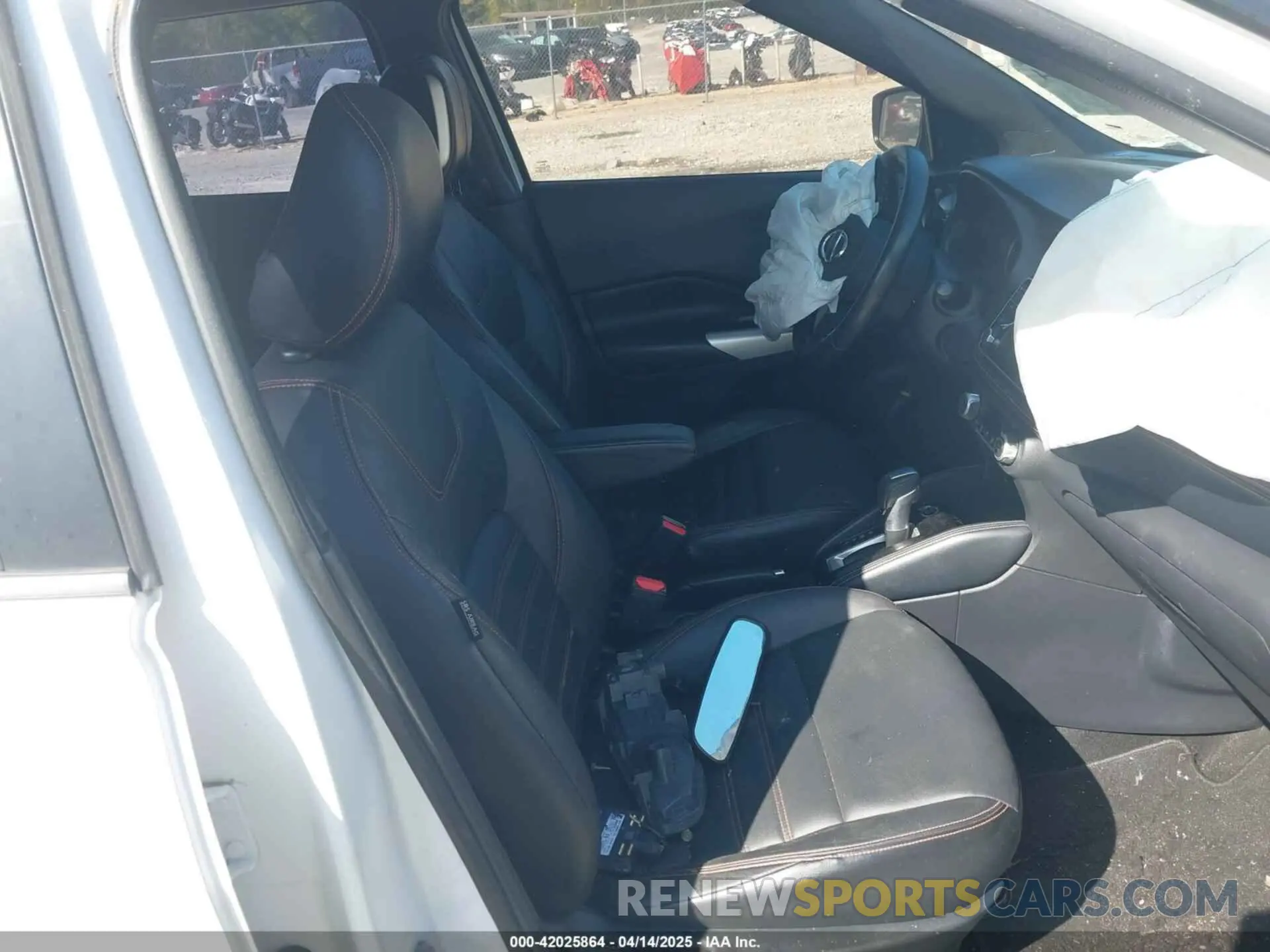 5 fotografías del automóvil dañado 3N1CP5CU4KL501860 NISSAN KICKS 2019