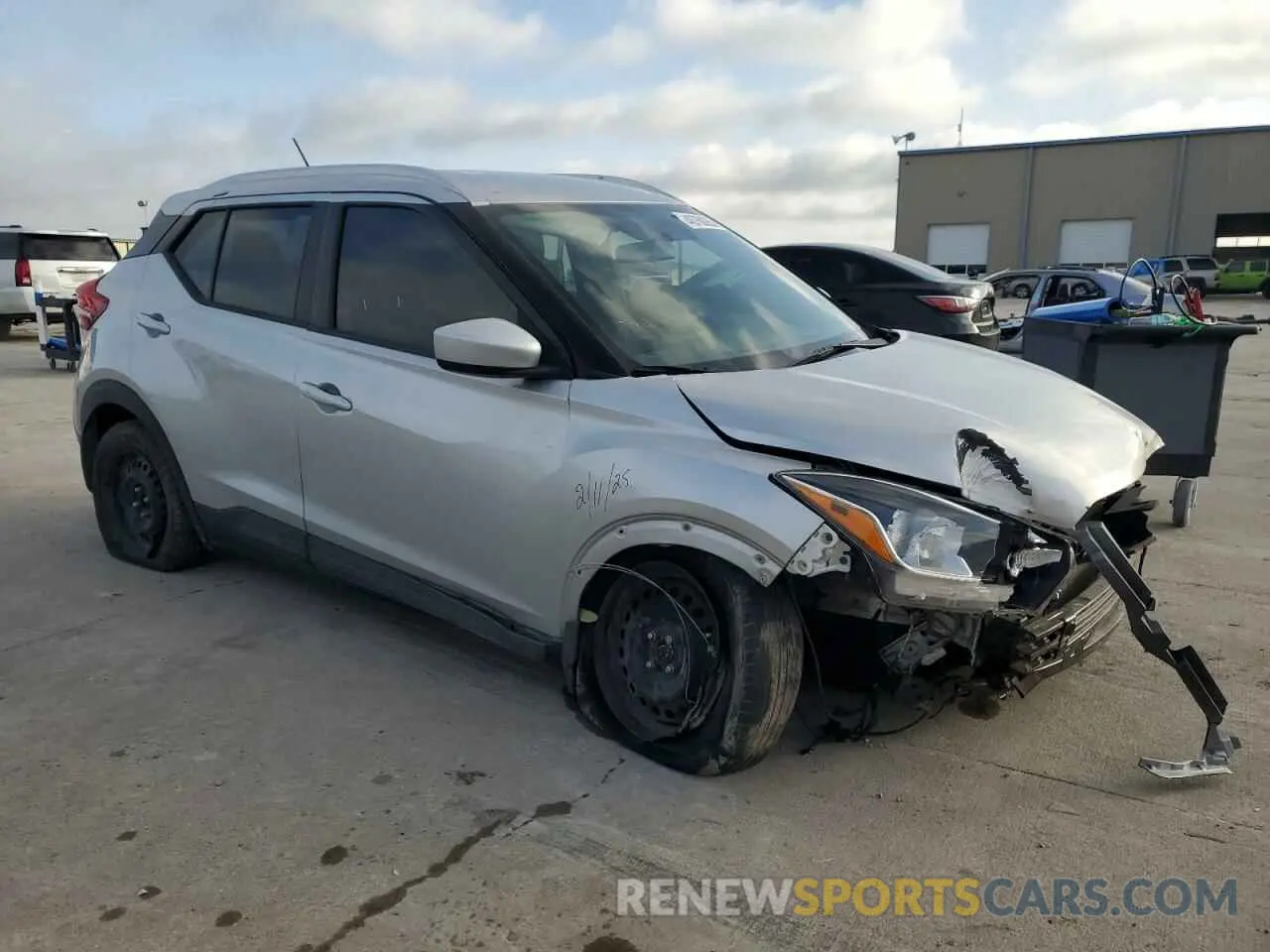 4 fotografías del automóvil dañado 3N1CP5CU4KL506153 NISSAN KICKS 2019