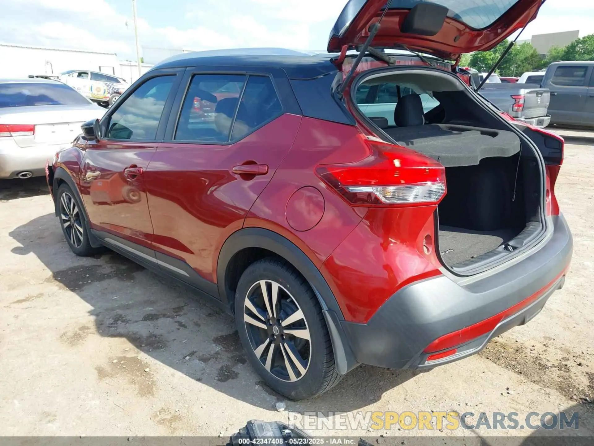 3 fotografías del automóvil dañado 3N1CP5CU4KL517640 NISSAN KICKS 2019