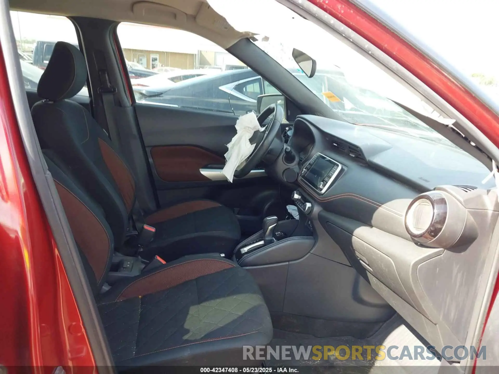 5 fotografías del automóvil dañado 3N1CP5CU4KL517640 NISSAN KICKS 2019