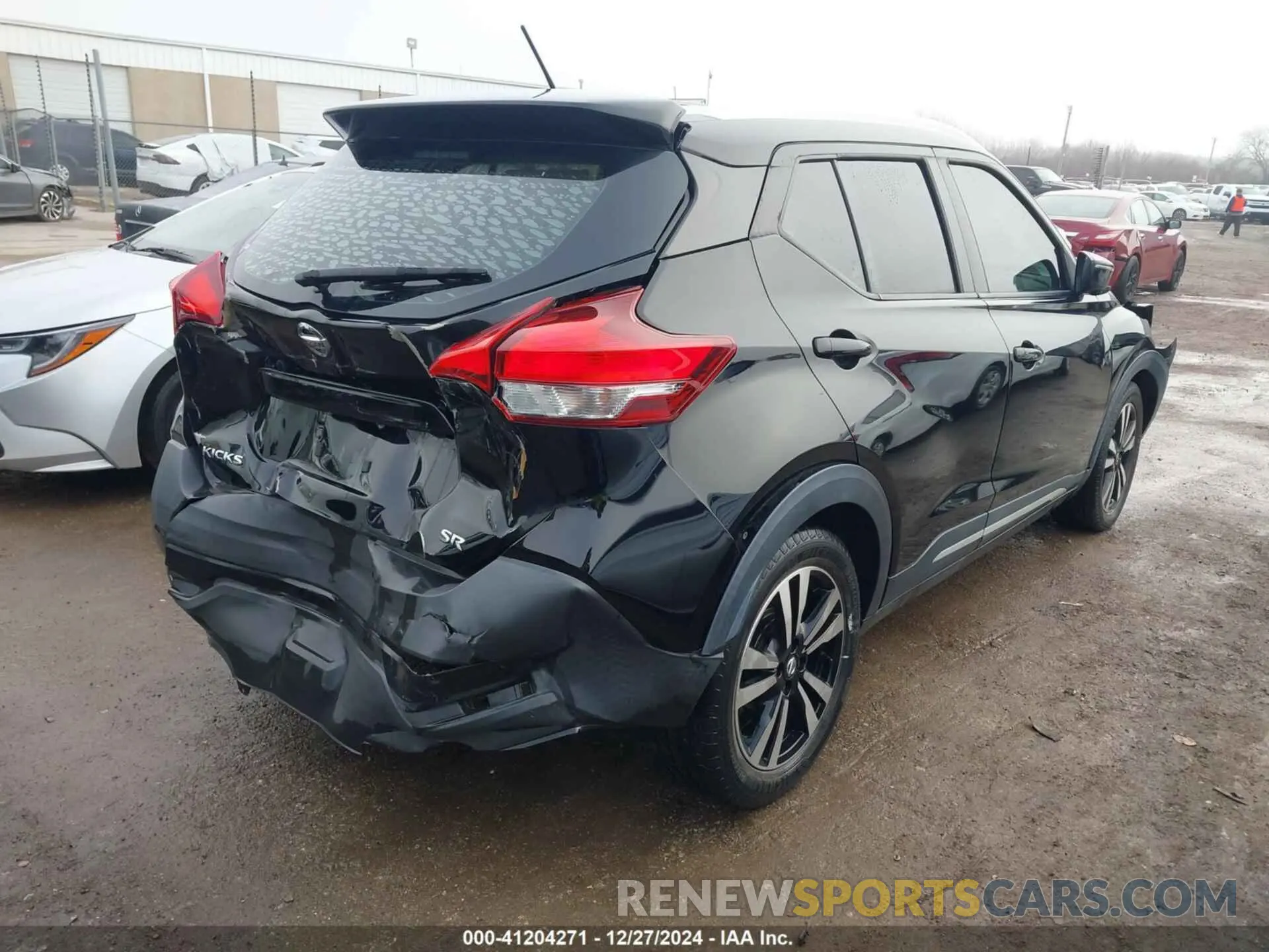 4 fotografías del automóvil dañado 3N1CP5CU4KL550153 NISSAN KICKS 2019