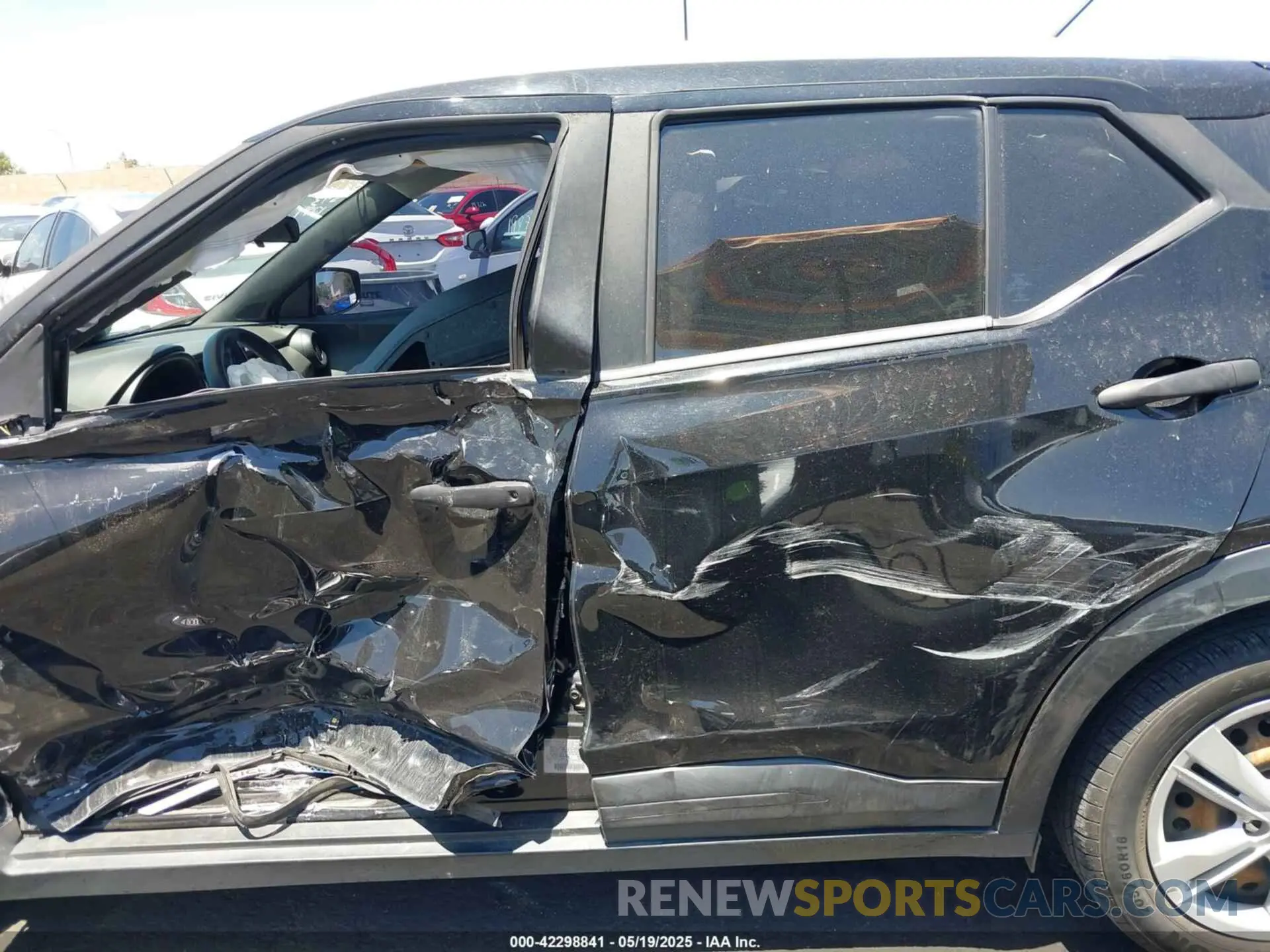 15 fotografías del automóvil dañado 3N1CP5CU5KL481294 NISSAN KICKS 2019