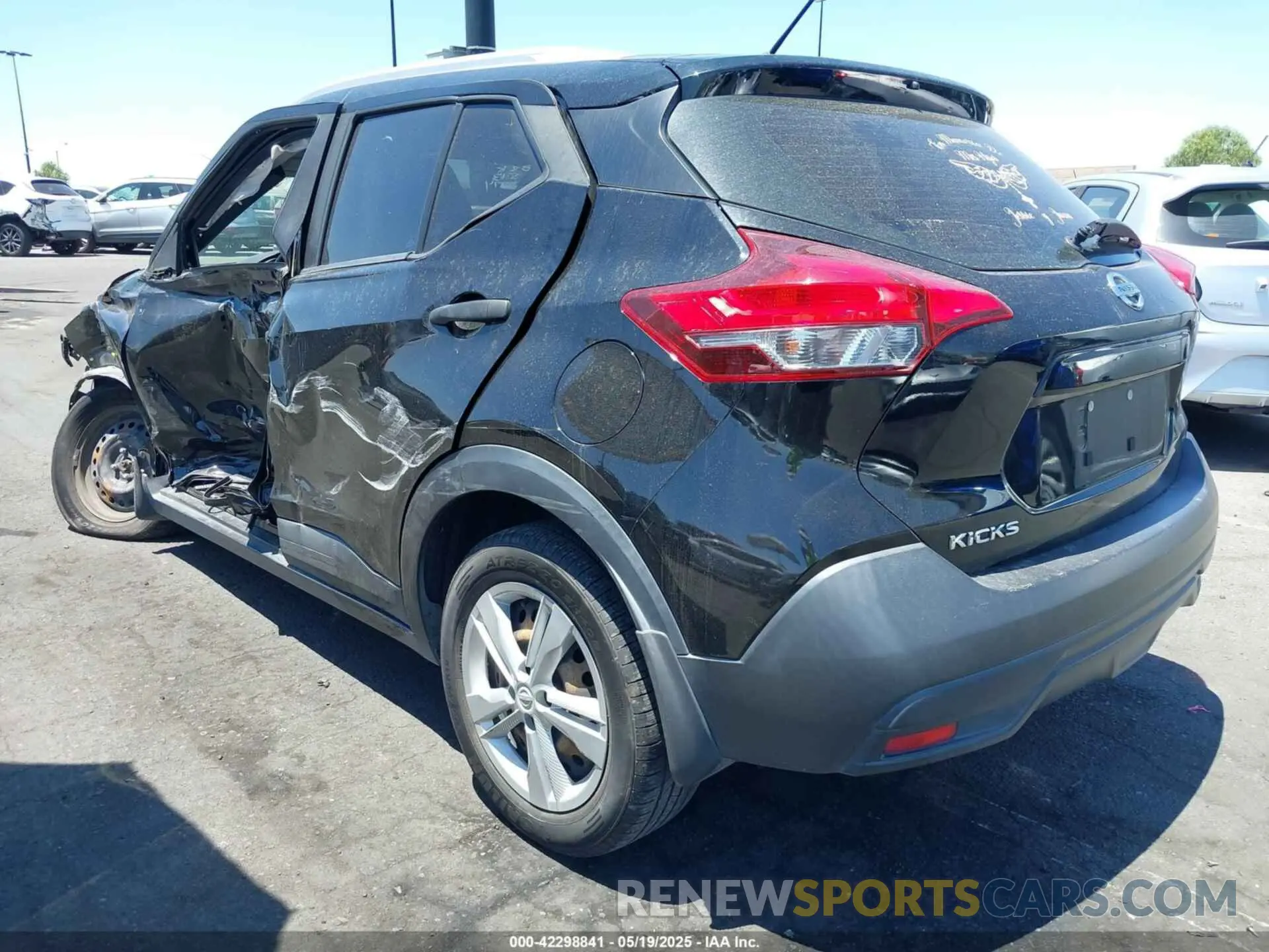 3 fotografías del automóvil dañado 3N1CP5CU5KL481294 NISSAN KICKS 2019