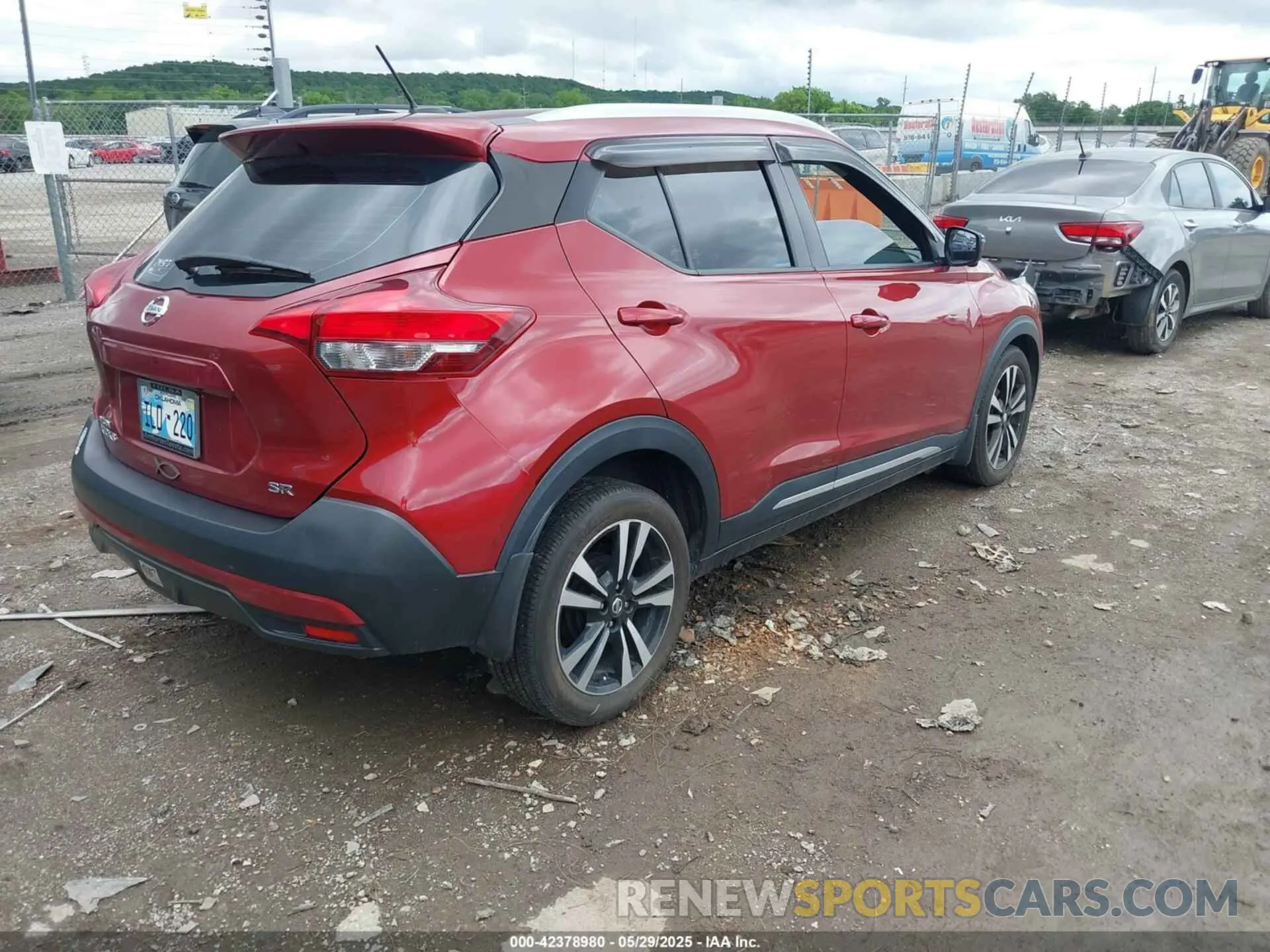 4 fotografías del automóvil dañado 3N1CP5CU5KL482008 NISSAN KICKS 2019