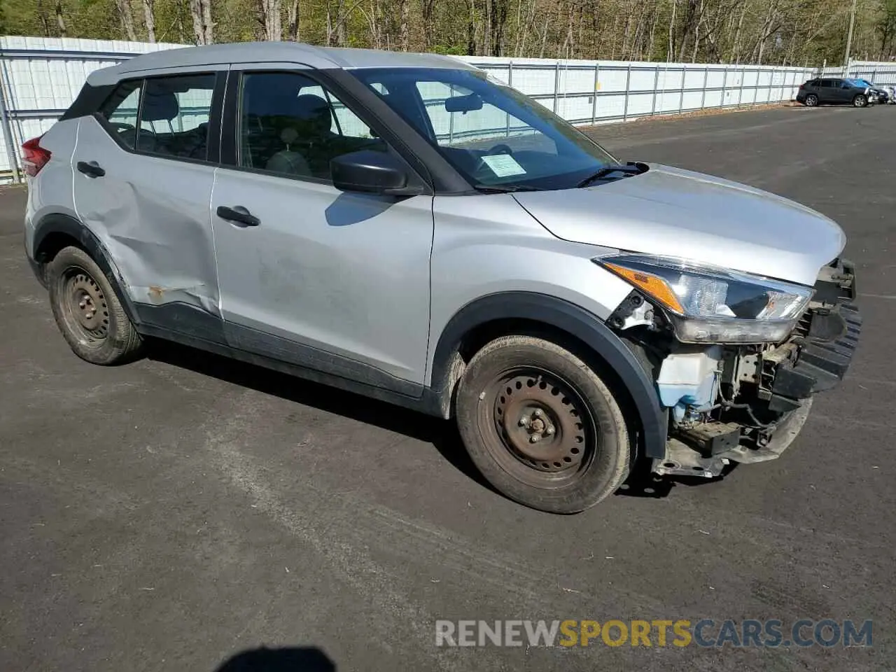 4 fotografías del automóvil dañado 3N1CP5CU5KL483109 NISSAN KICKS 2019