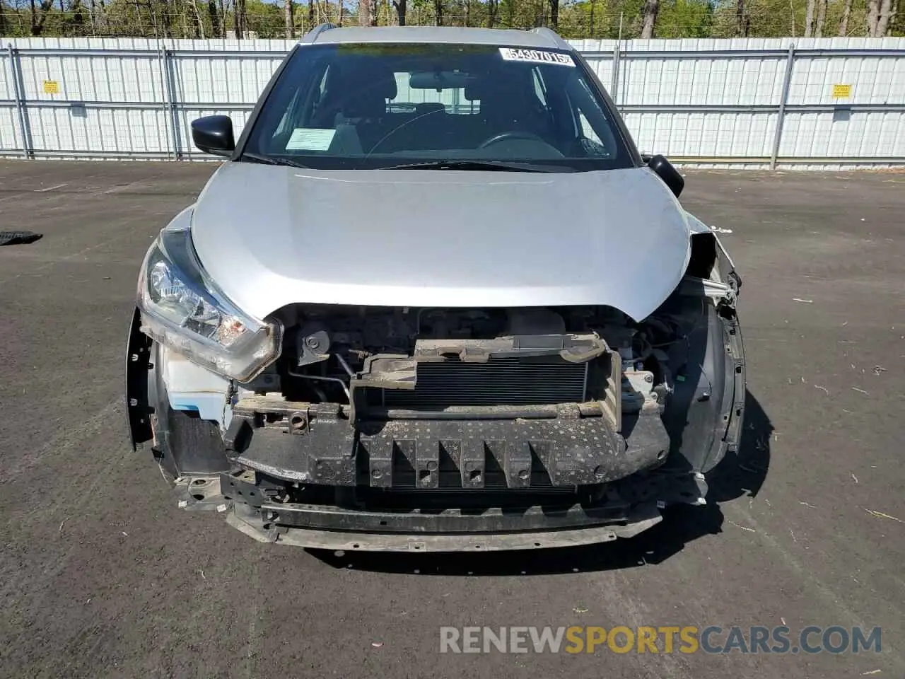 5 fotografías del automóvil dañado 3N1CP5CU5KL483109 NISSAN KICKS 2019