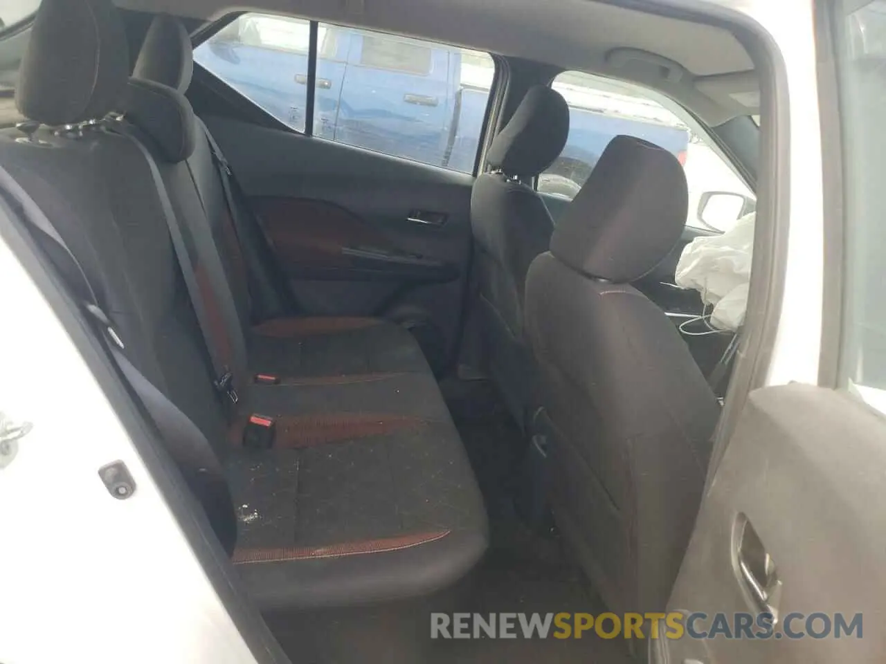 12 fotografías del automóvil dañado 3N1CP5CU5KL483319 NISSAN KICKS 2019