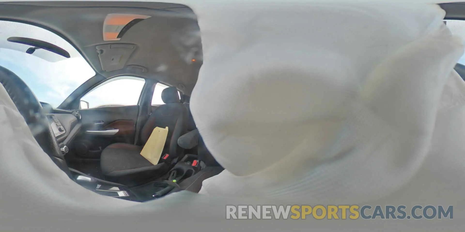 13 fotografías del automóvil dañado 3N1CP5CU5KL483319 NISSAN KICKS 2019