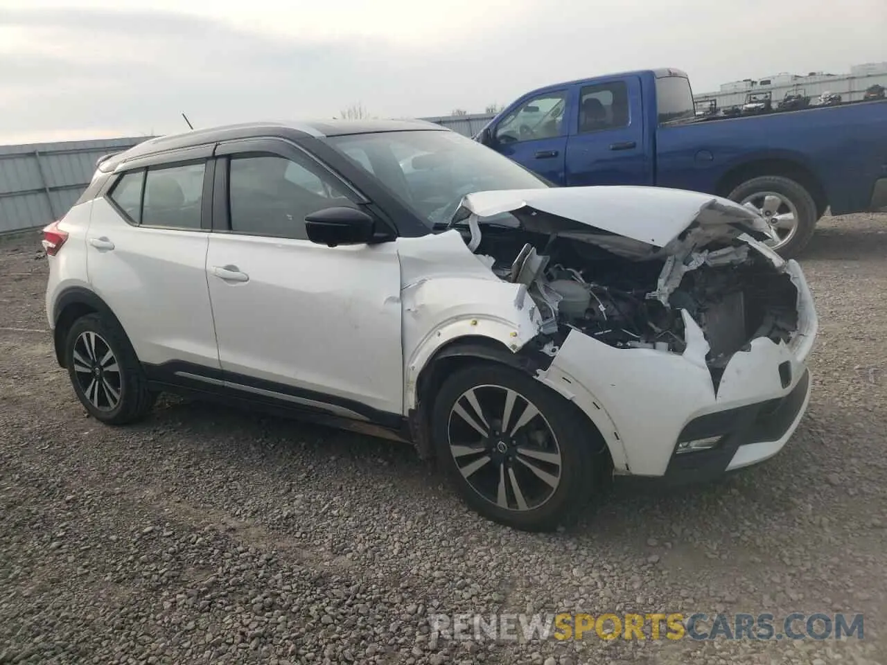 4 fotografías del automóvil dañado 3N1CP5CU5KL483319 NISSAN KICKS 2019