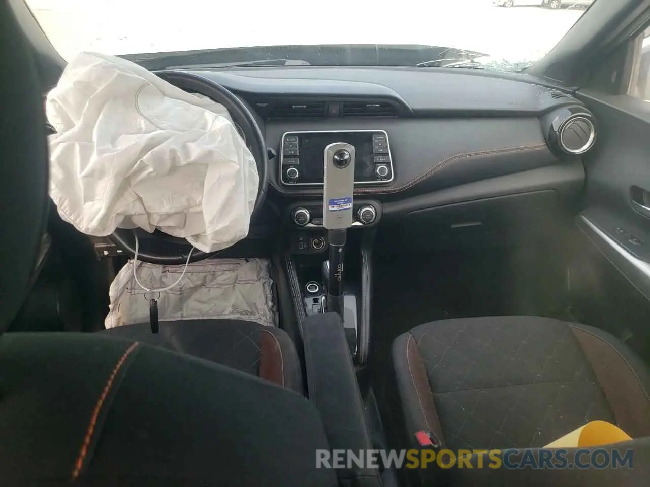 8 fotografías del automóvil dañado 3N1CP5CU5KL483319 NISSAN KICKS 2019