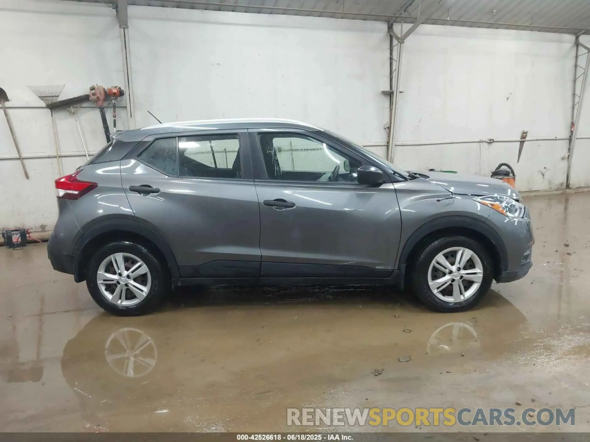 13 fotografías del automóvil dañado 3N1CP5CU5KL492702 NISSAN KICKS 2019