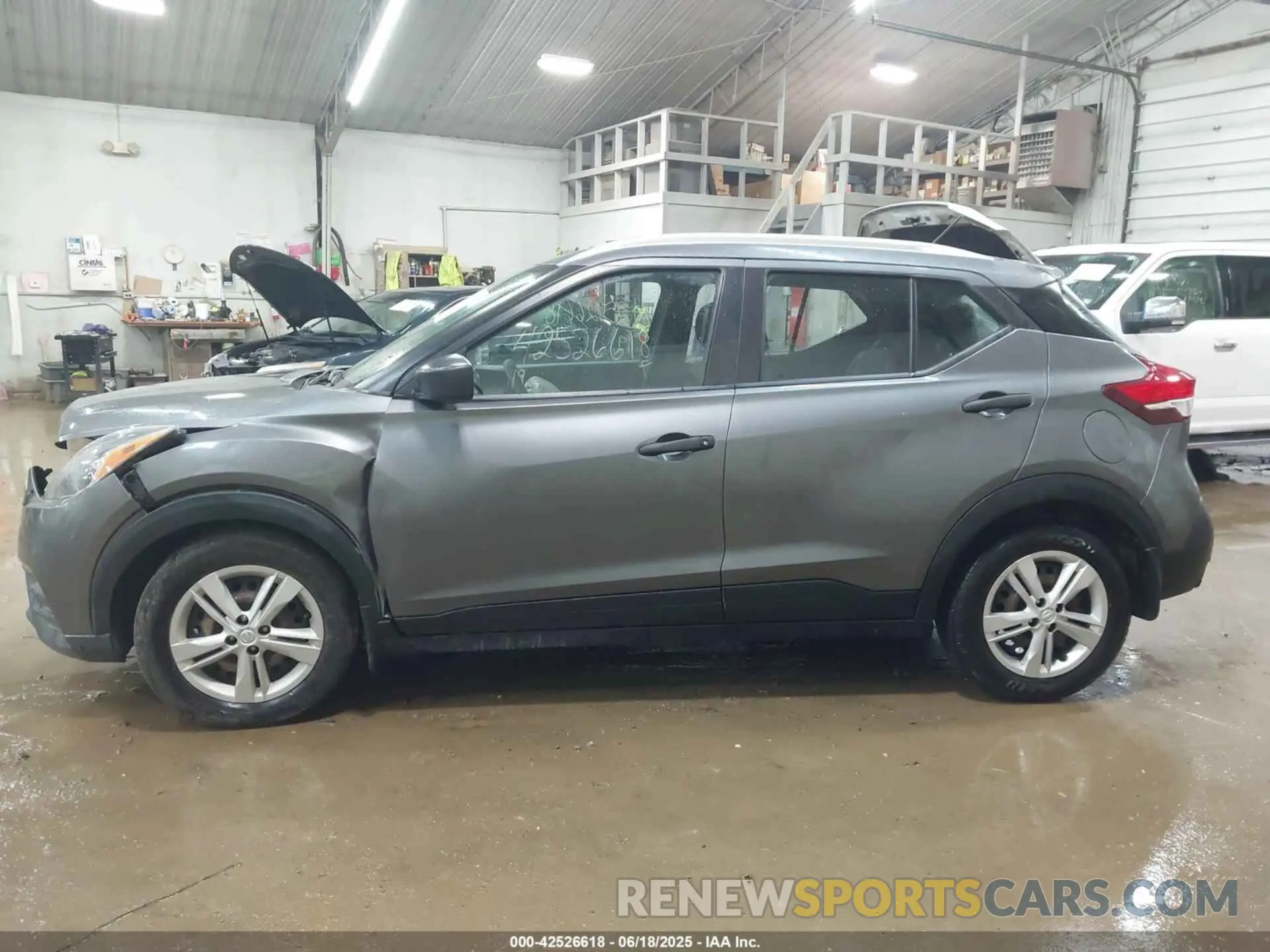 14 fotografías del automóvil dañado 3N1CP5CU5KL492702 NISSAN KICKS 2019