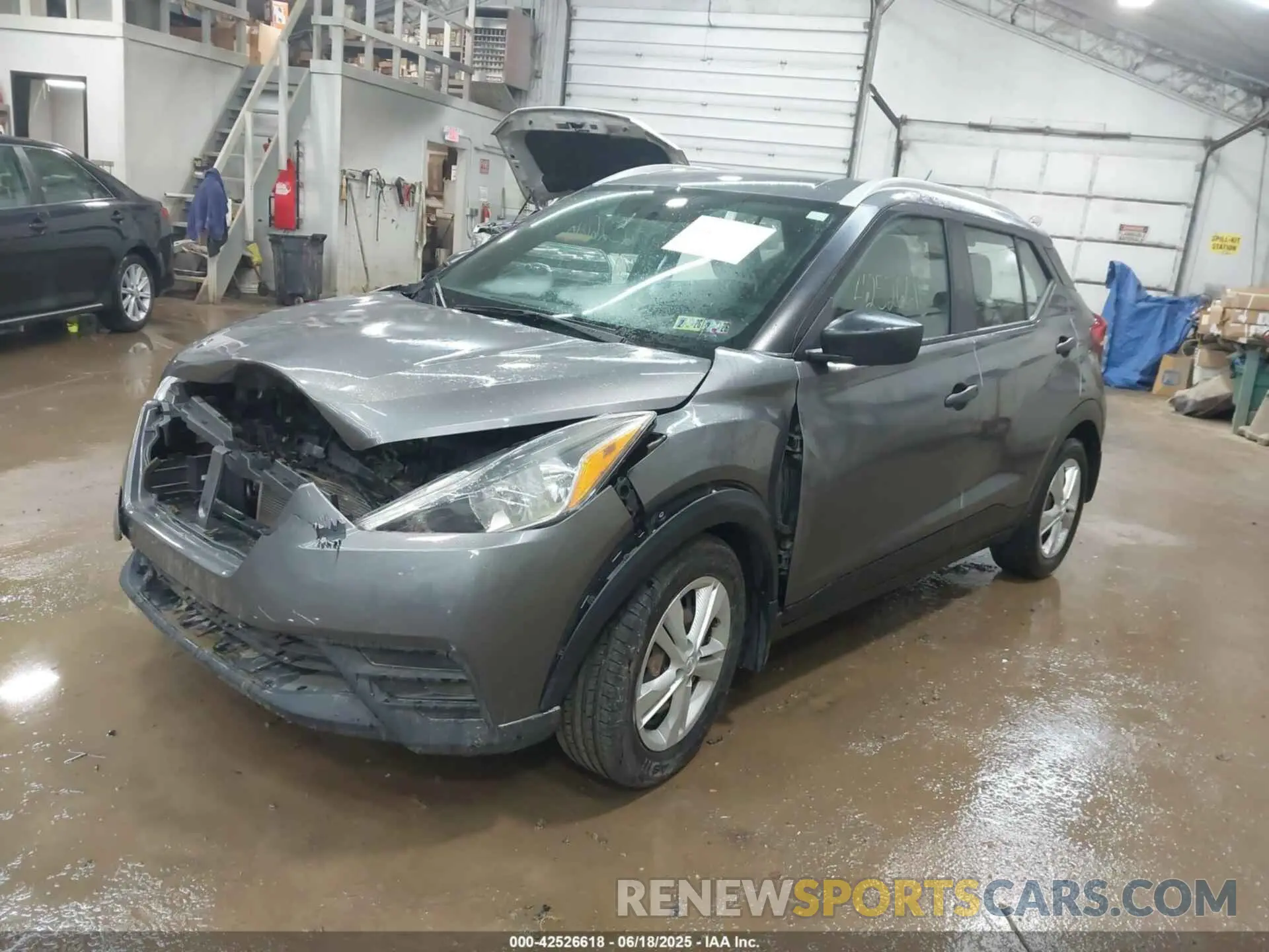 2 fotografías del automóvil dañado 3N1CP5CU5KL492702 NISSAN KICKS 2019