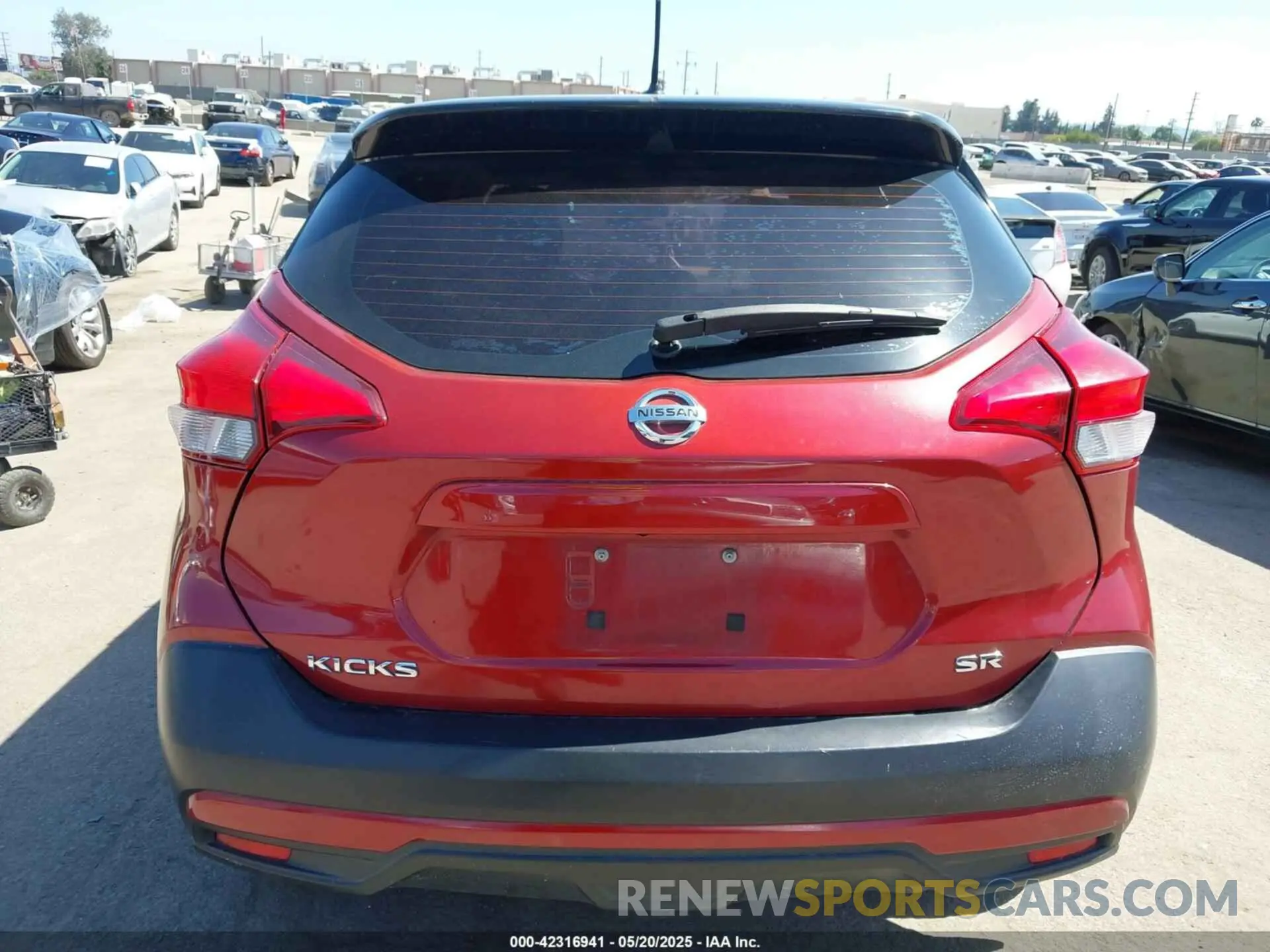 16 fotografías del automóvil dañado 3N1CP5CU5KL499178 NISSAN KICKS 2019