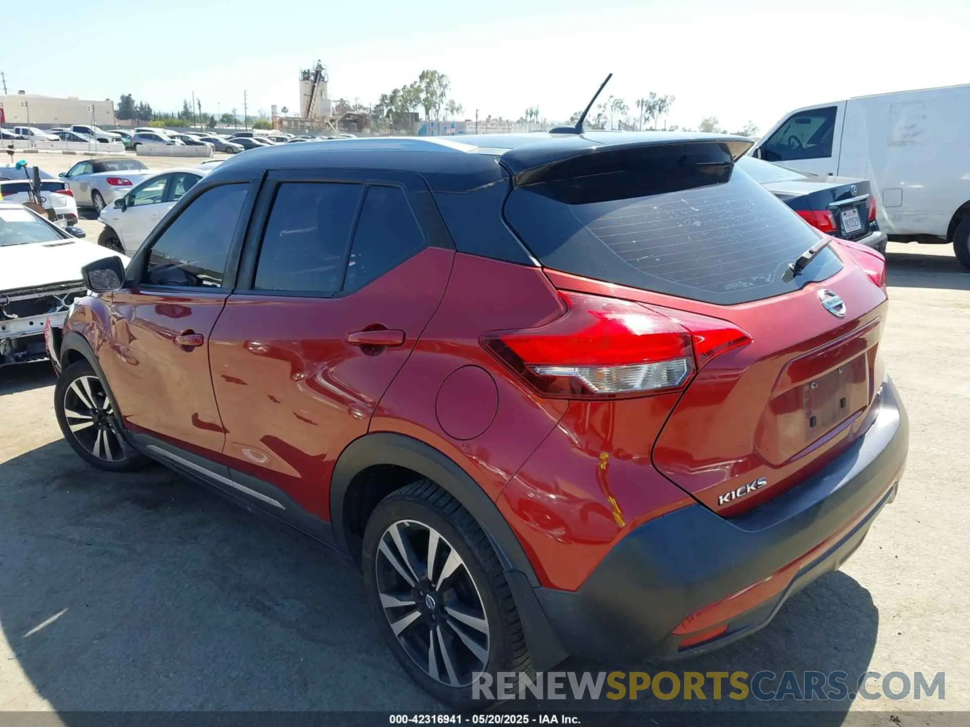 3 fotografías del automóvil dañado 3N1CP5CU5KL499178 NISSAN KICKS 2019