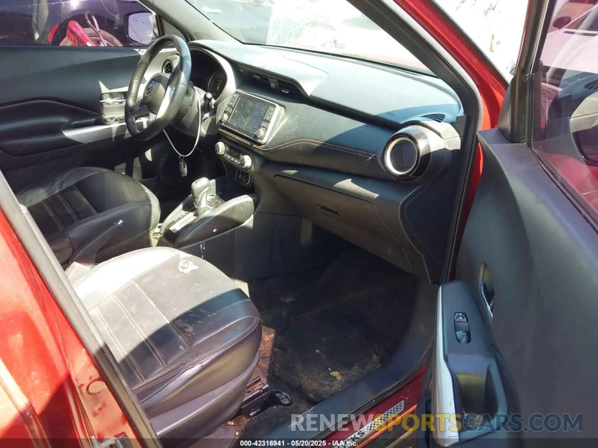 5 fotografías del automóvil dañado 3N1CP5CU5KL499178 NISSAN KICKS 2019