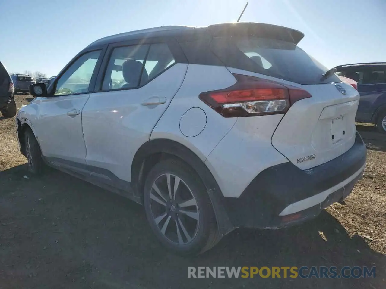 2 fotografías del automóvil dañado 3N1CP5CU5KL508557 NISSAN KICKS 2019