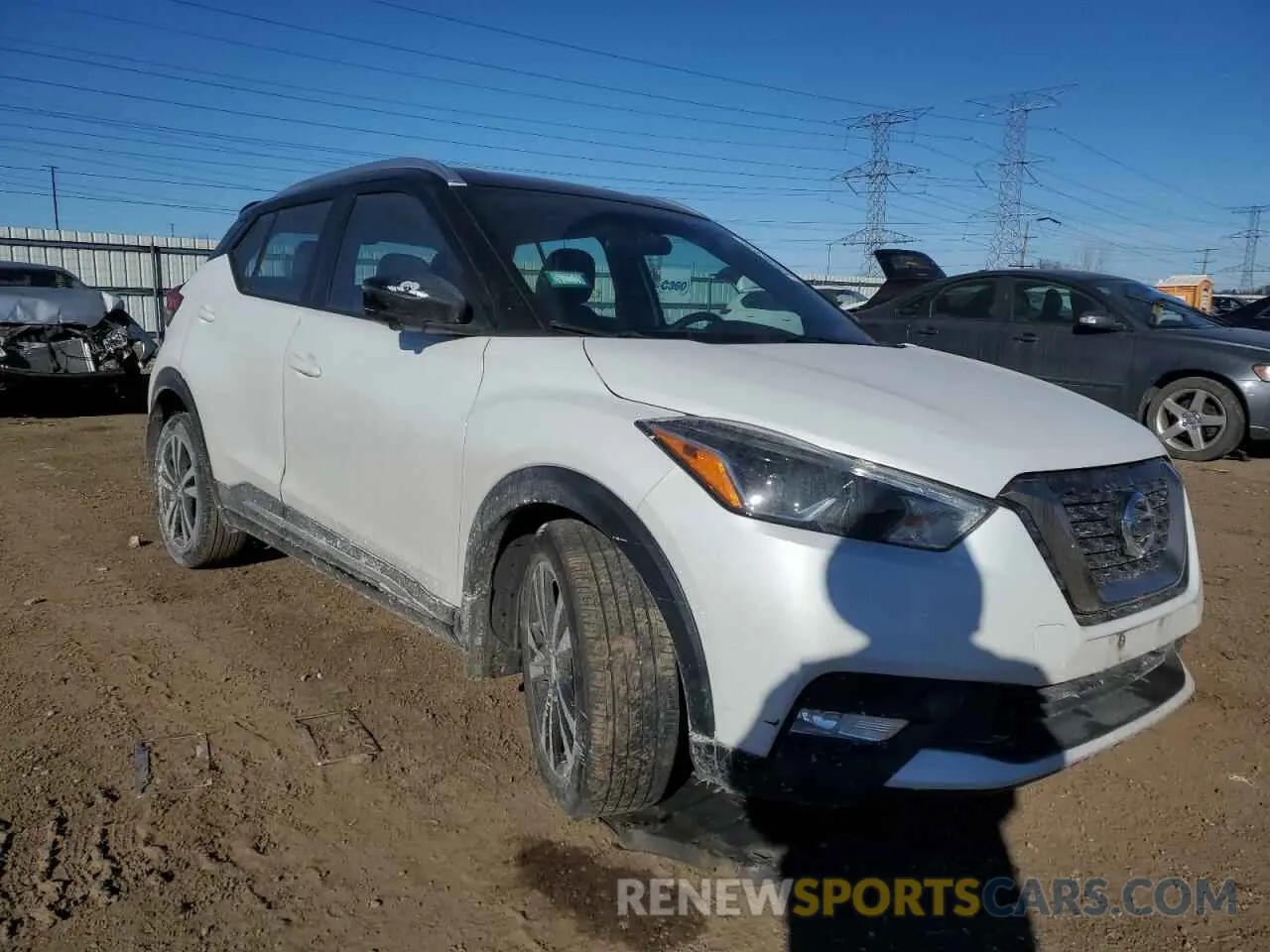 4 fotografías del automóvil dañado 3N1CP5CU5KL508557 NISSAN KICKS 2019