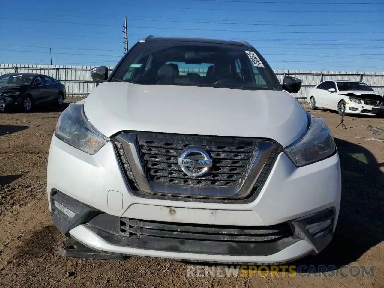 5 fotografías del automóvil dañado 3N1CP5CU5KL508557 NISSAN KICKS 2019