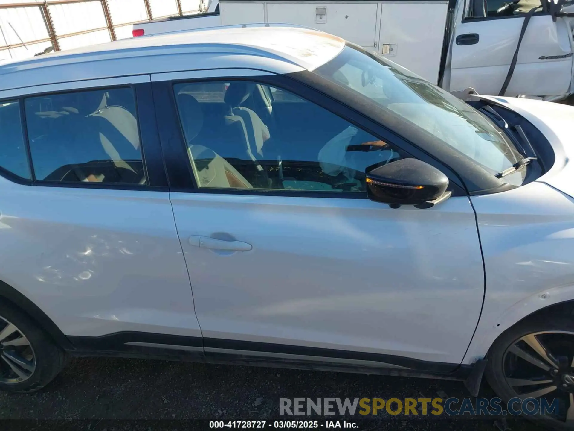 13 fotografías del automóvil dañado 3N1CP5CU5KL509370 NISSAN KICKS 2019