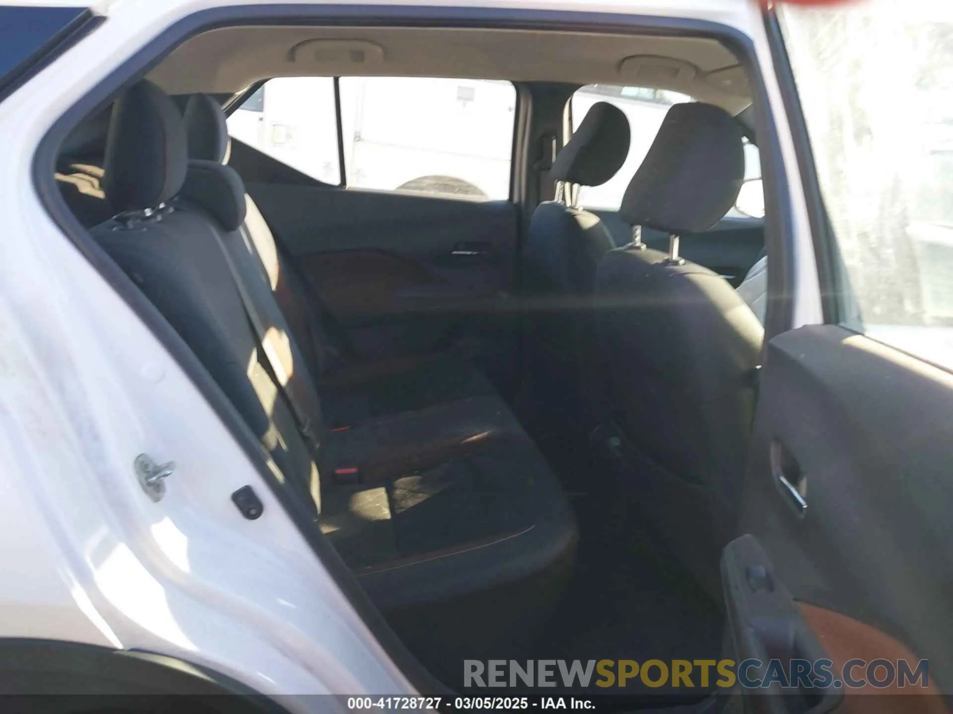 8 fotografías del automóvil dañado 3N1CP5CU5KL509370 NISSAN KICKS 2019