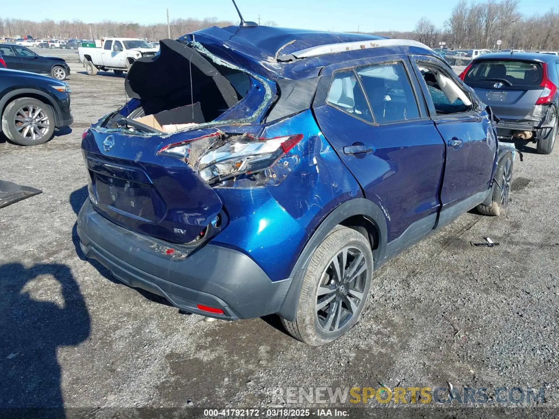 4 fotografías del automóvil dañado 3N1CP5CU5KL518375 NISSAN KICKS 2019