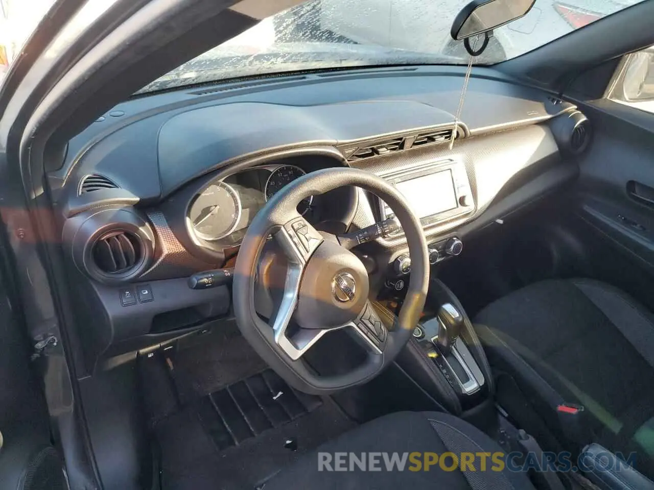 8 fotografías del automóvil dañado 3N1CP5CU5KL565986 NISSAN KICKS 2019