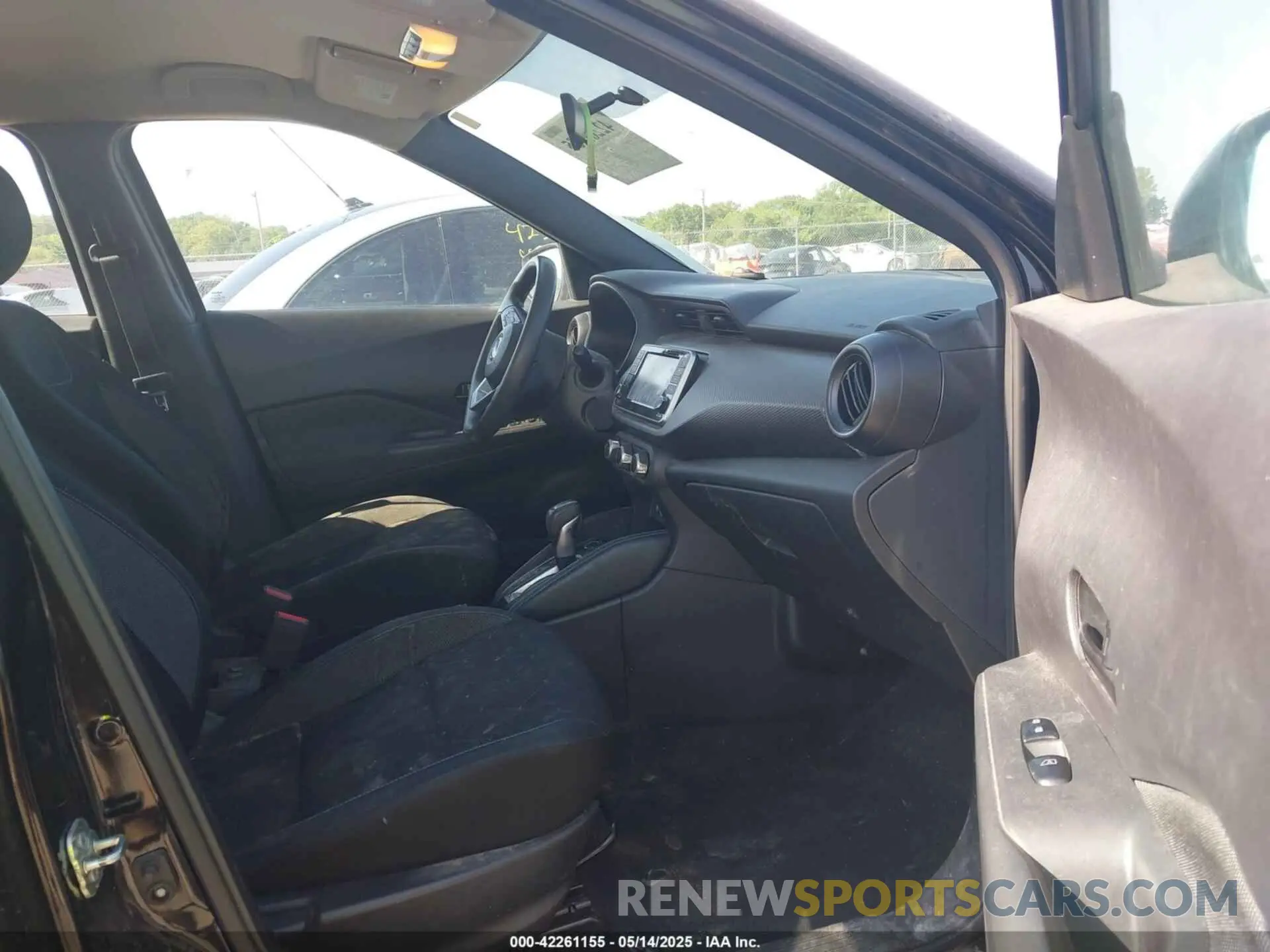 5 fotografías del automóvil dañado 3N1CP5CU6KL499111 NISSAN KICKS 2019