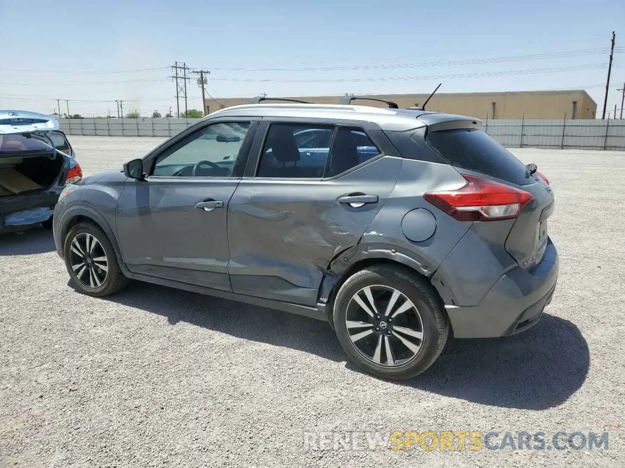 2 fotografías del automóvil dañado 3N1CP5CU6KL529630 NISSAN KICKS 2019