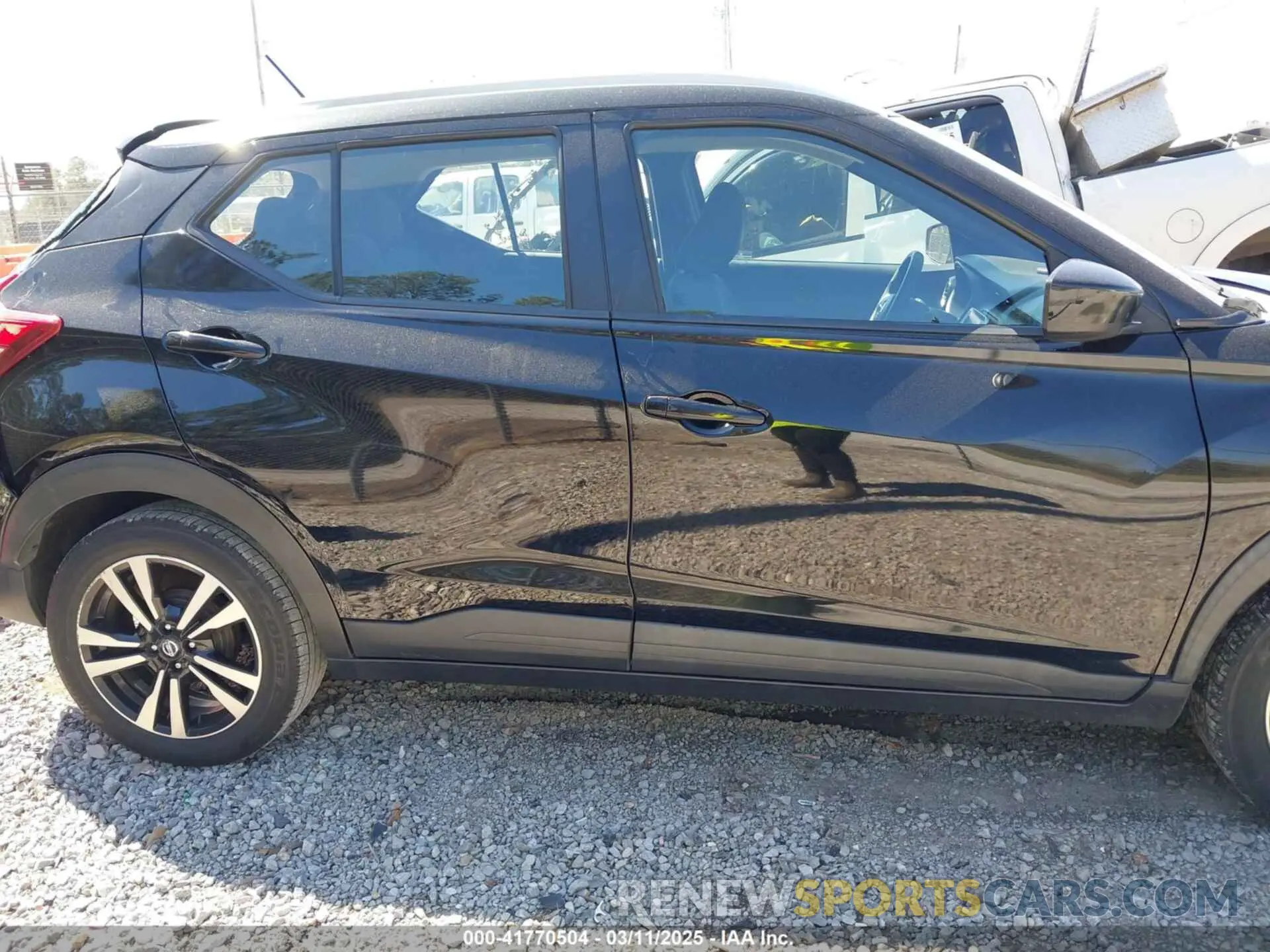 14 fotografías del automóvil dañado 3N1CP5CU6KL531202 NISSAN KICKS 2019
