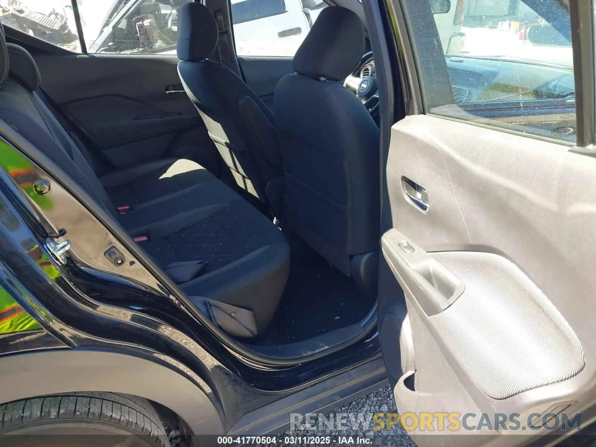 8 fotografías del automóvil dañado 3N1CP5CU6KL531202 NISSAN KICKS 2019