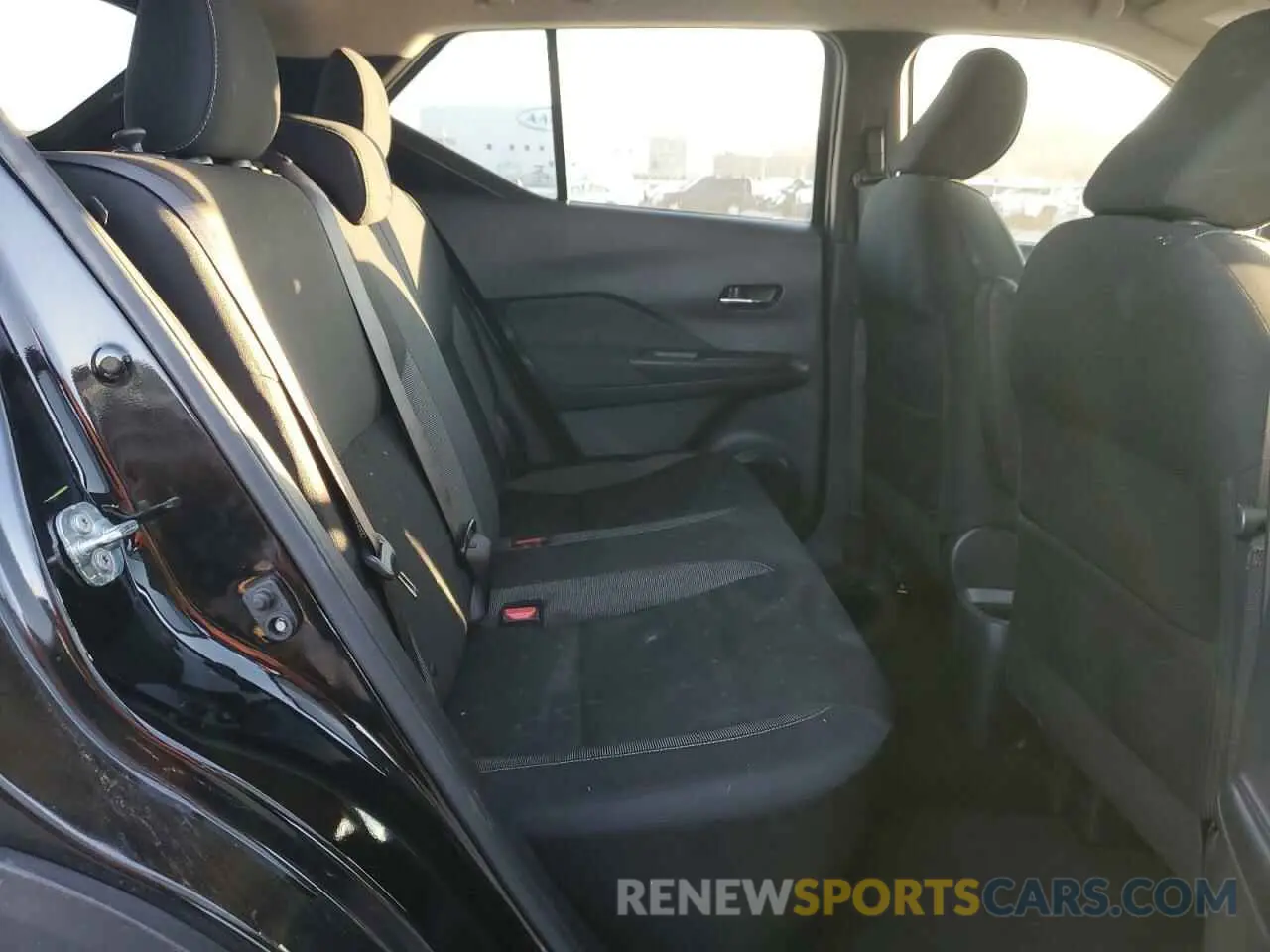 11 fotografías del automóvil dañado 3N1CP5CU6KL549358 NISSAN KICKS 2019