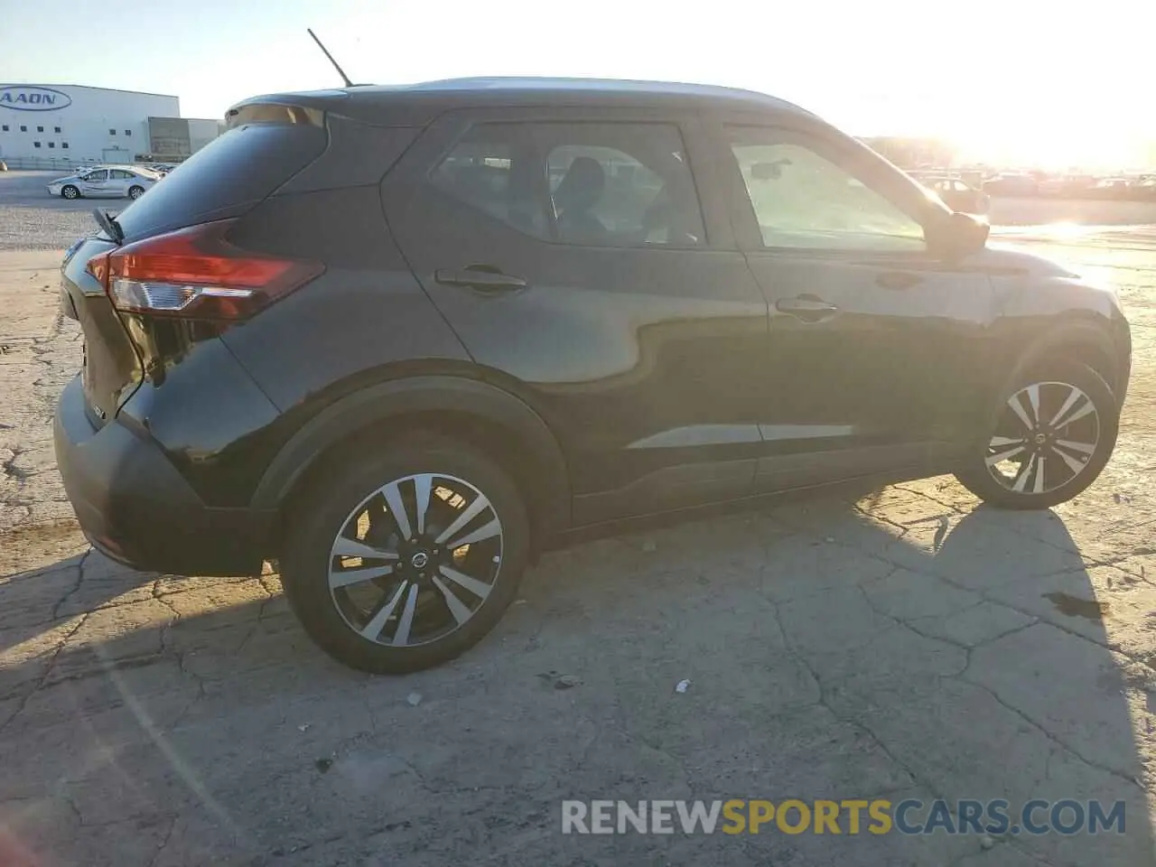 3 fotografías del automóvil dañado 3N1CP5CU6KL549358 NISSAN KICKS 2019