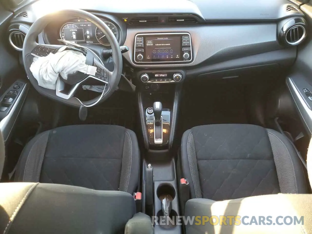 8 fotografías del automóvil dañado 3N1CP5CU6KL549358 NISSAN KICKS 2019