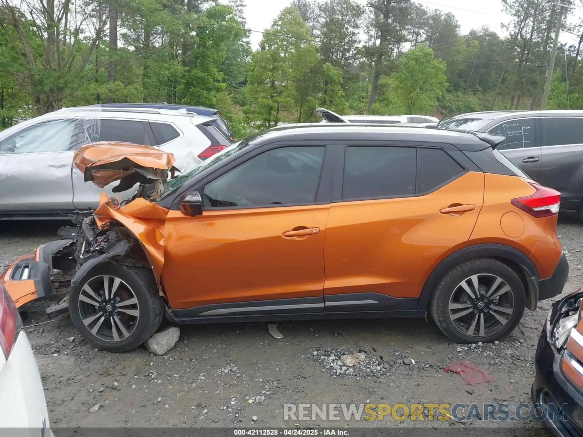 14 fotografías del automóvil dañado 3N1CP5CU6KL554320 NISSAN KICKS 2019