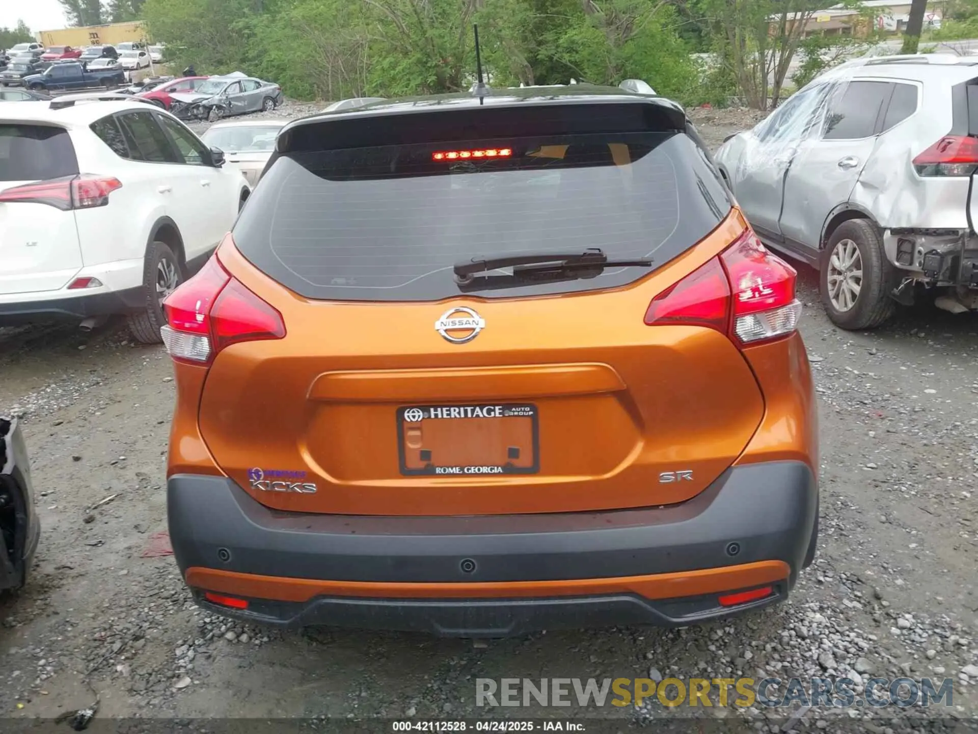 16 fotografías del automóvil dañado 3N1CP5CU6KL554320 NISSAN KICKS 2019