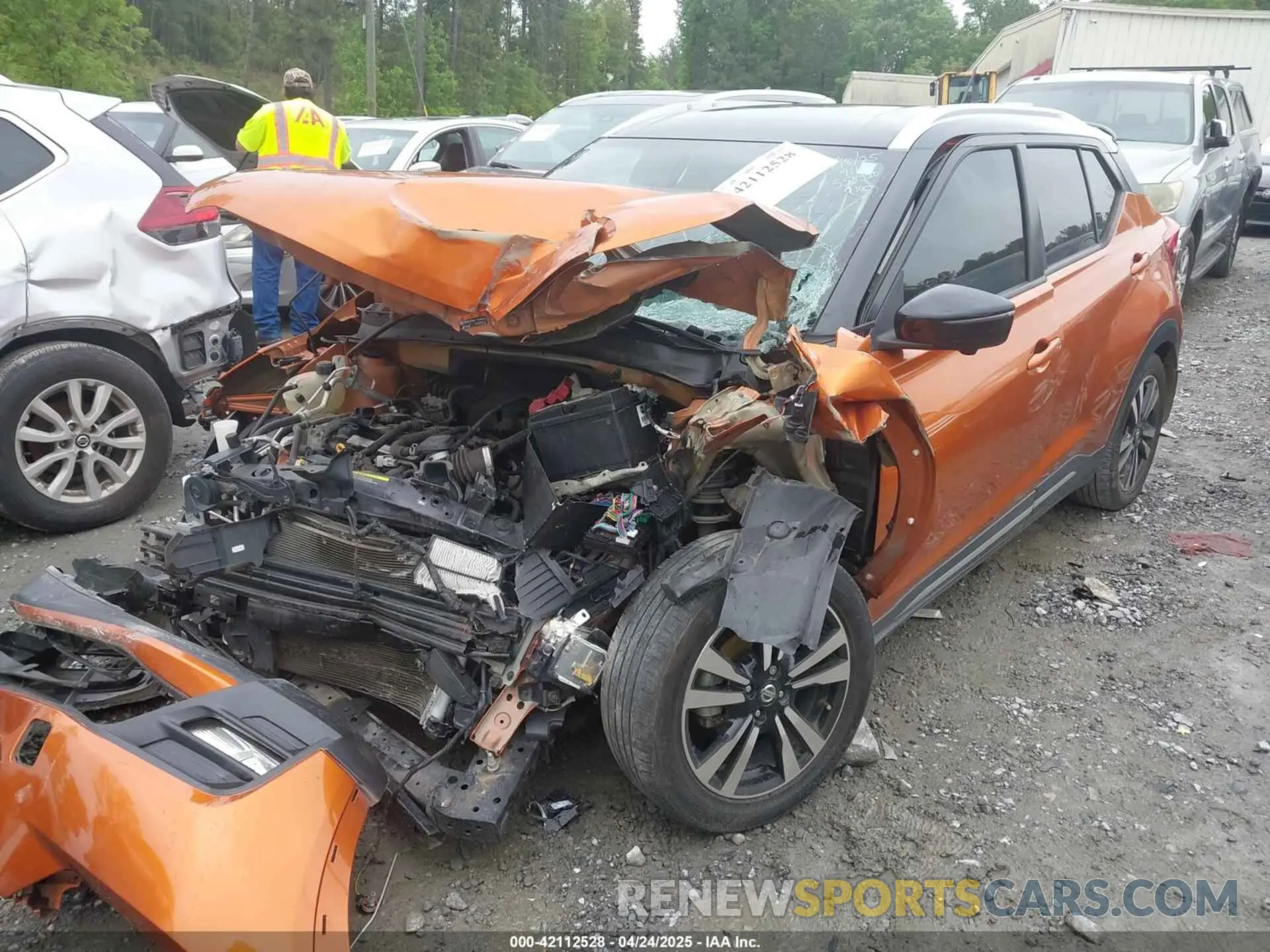 2 fotografías del automóvil dañado 3N1CP5CU6KL554320 NISSAN KICKS 2019