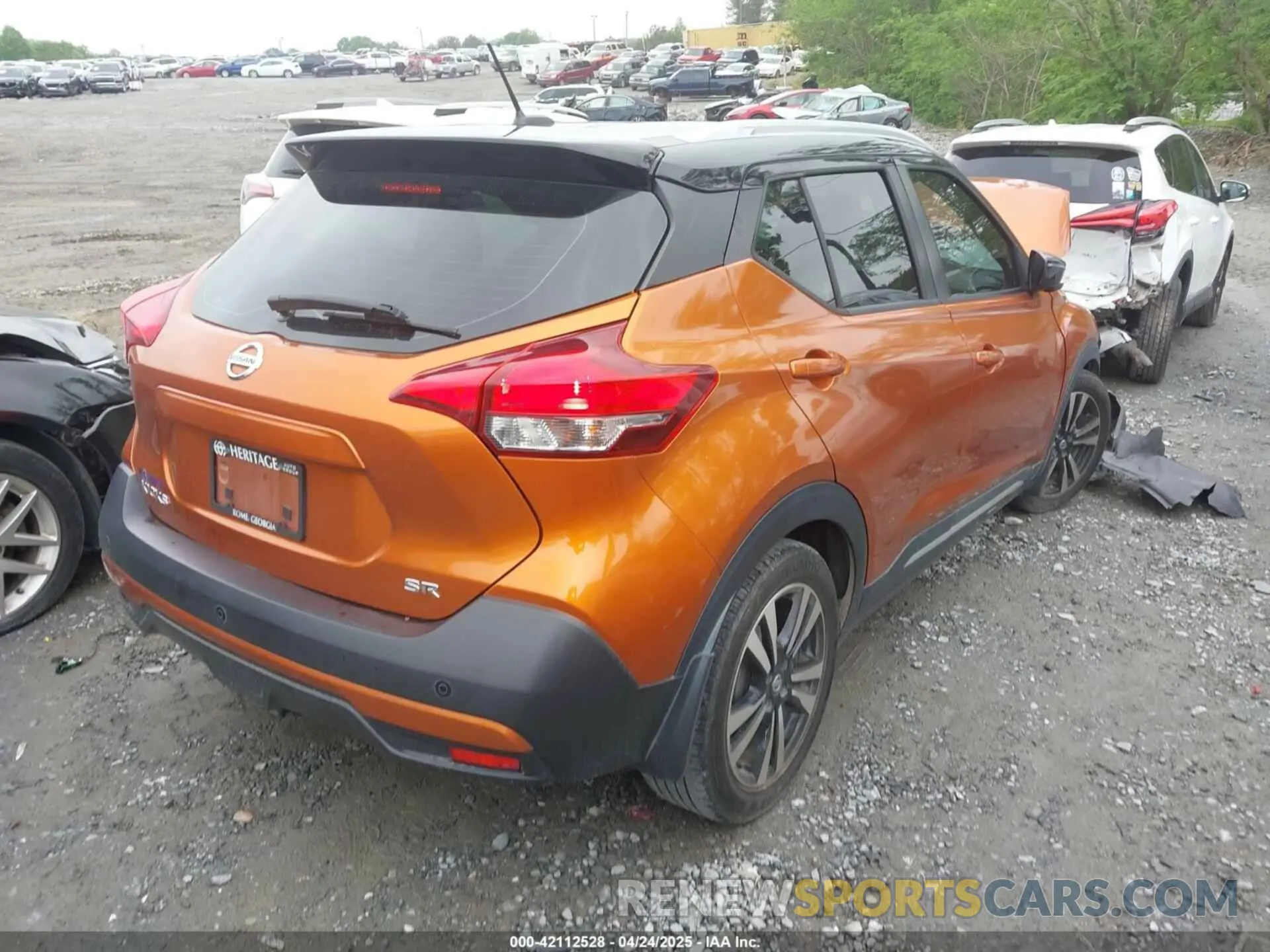 4 fotografías del automóvil dañado 3N1CP5CU6KL554320 NISSAN KICKS 2019