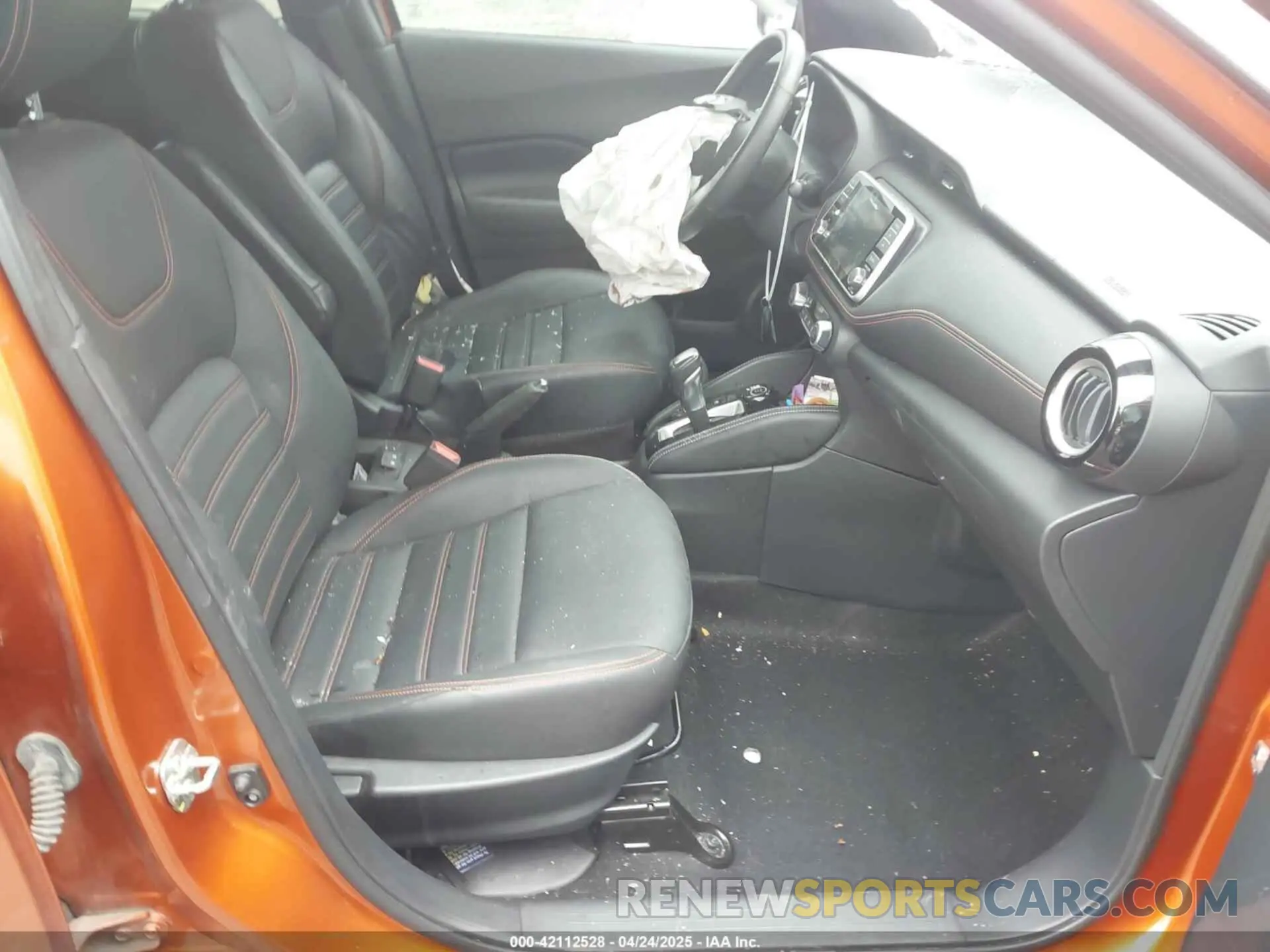 5 fotografías del automóvil dañado 3N1CP5CU6KL554320 NISSAN KICKS 2019