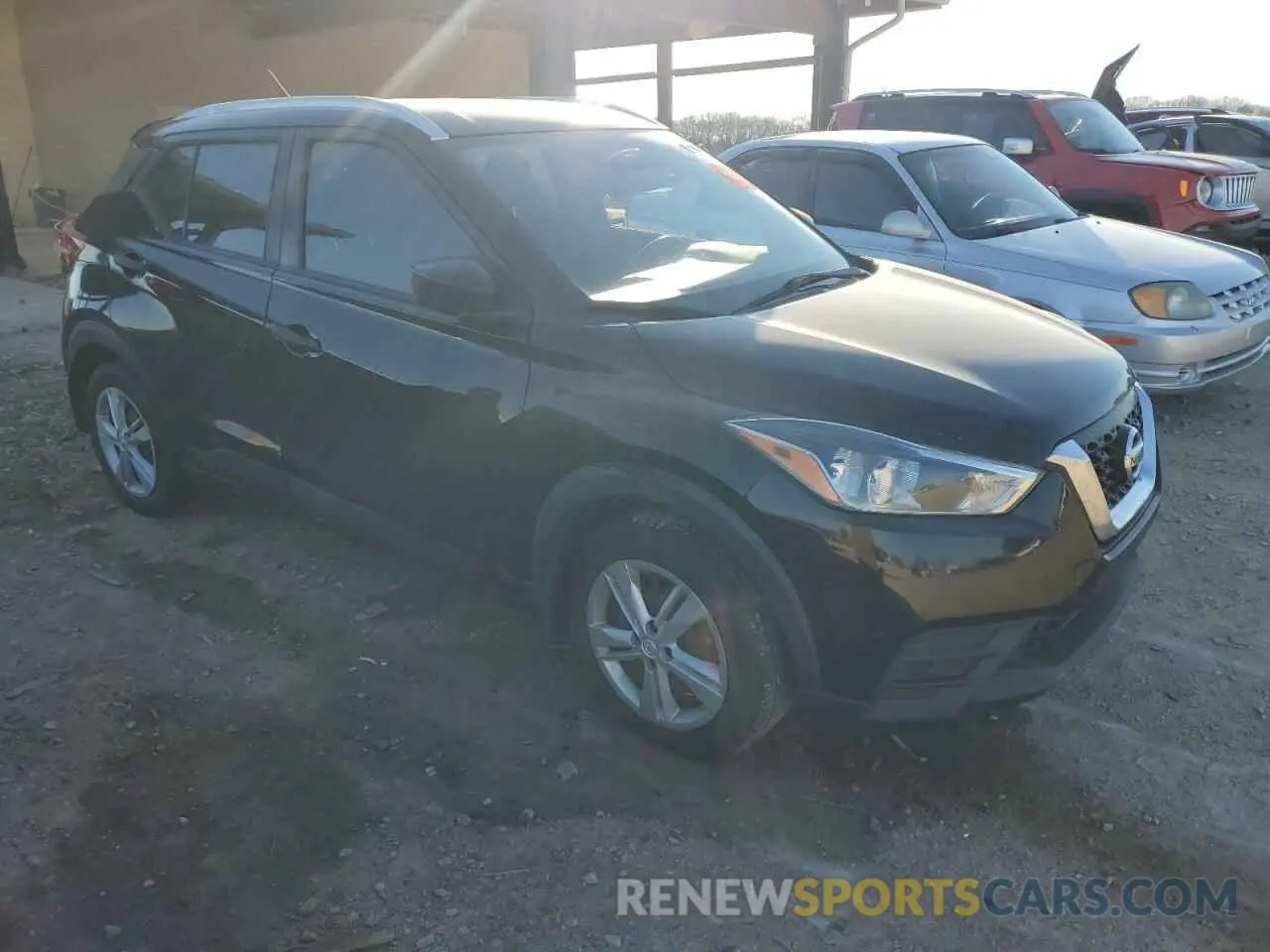 4 fotografías del automóvil dañado 3N1CP5CU6KL564779 NISSAN KICKS 2019