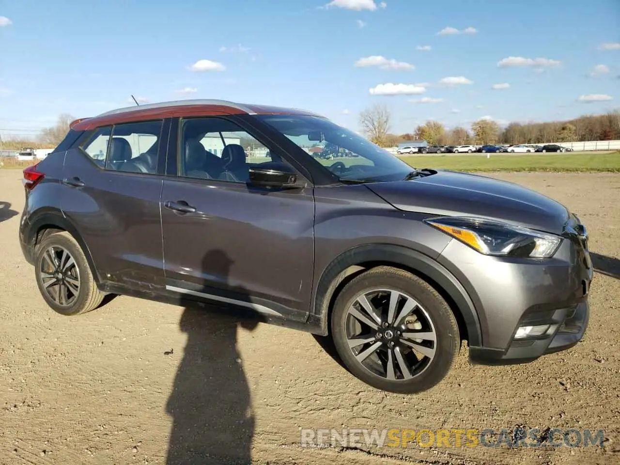 4 fotografías del automóvil dañado 3N1CP5CU7KL493060 NISSAN KICKS 2019