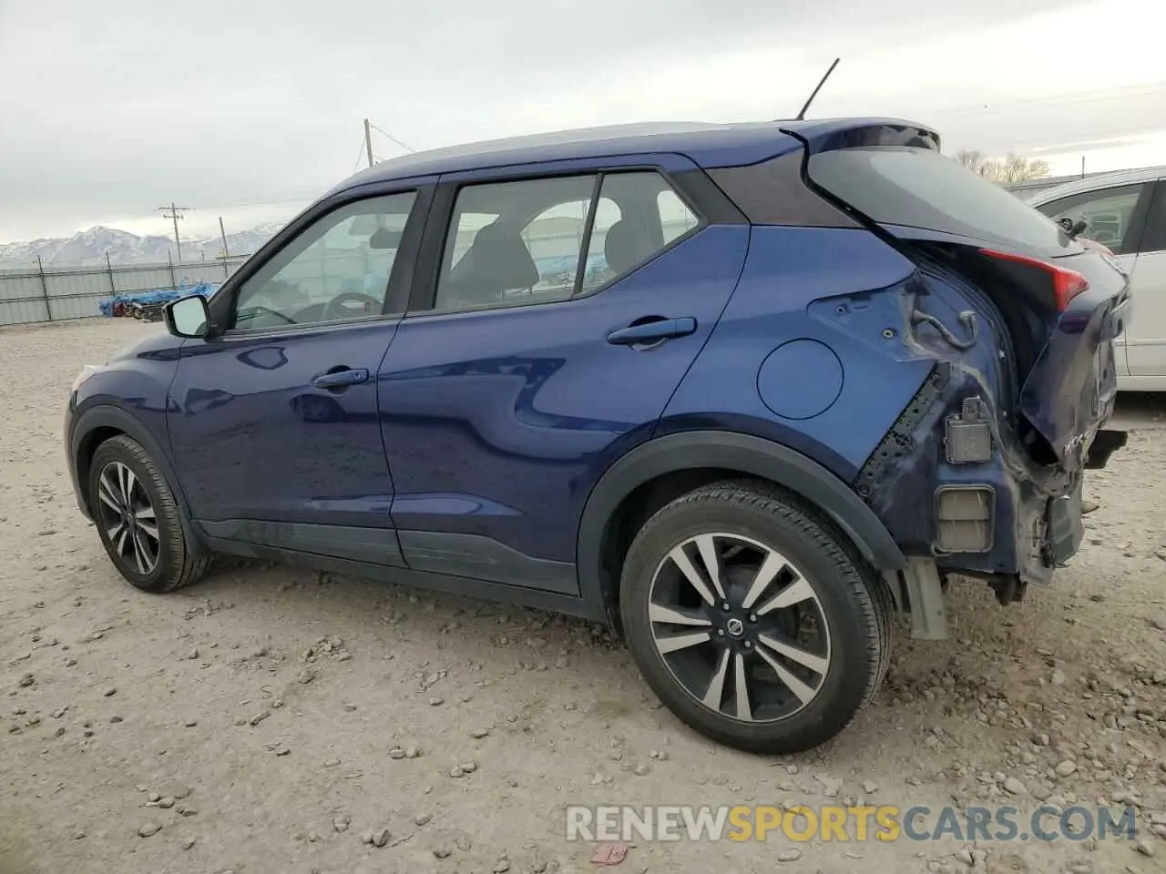 2 fotografías del automóvil dañado 3N1CP5CU7KL506616 NISSAN KICKS 2019