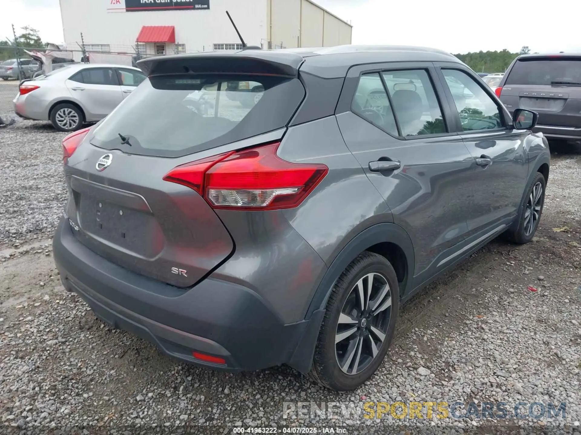 4 fotografías del automóvil dañado 3N1CP5CU7KL516157 NISSAN KICKS 2019
